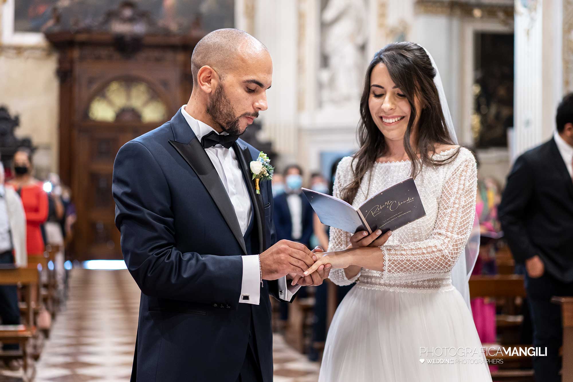 018 fotografo matrimonio reportage wedding sposi ritratto scambio anelli chiesa cerimonia rito religioso san paolo d argon bergamo 018 fotografo matrimonio reportage wedding sposi ritratto scambio anelli chiesa cerimonia rito religioso san paolo d argon bergamo