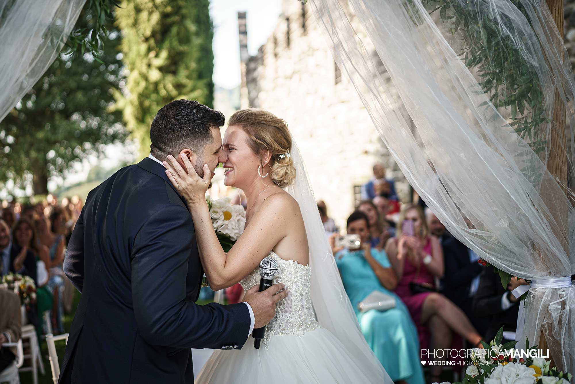 020 fotografo matrimonio reportage wedding sposi cerimonia rito civile scambio promesse castello rossino calolziocorte lecco lago como 020 fotografo matrimonio reportage wedding sposi cerimonia rito civile scambio promesse castello rossino calolziocorte lecco lago como