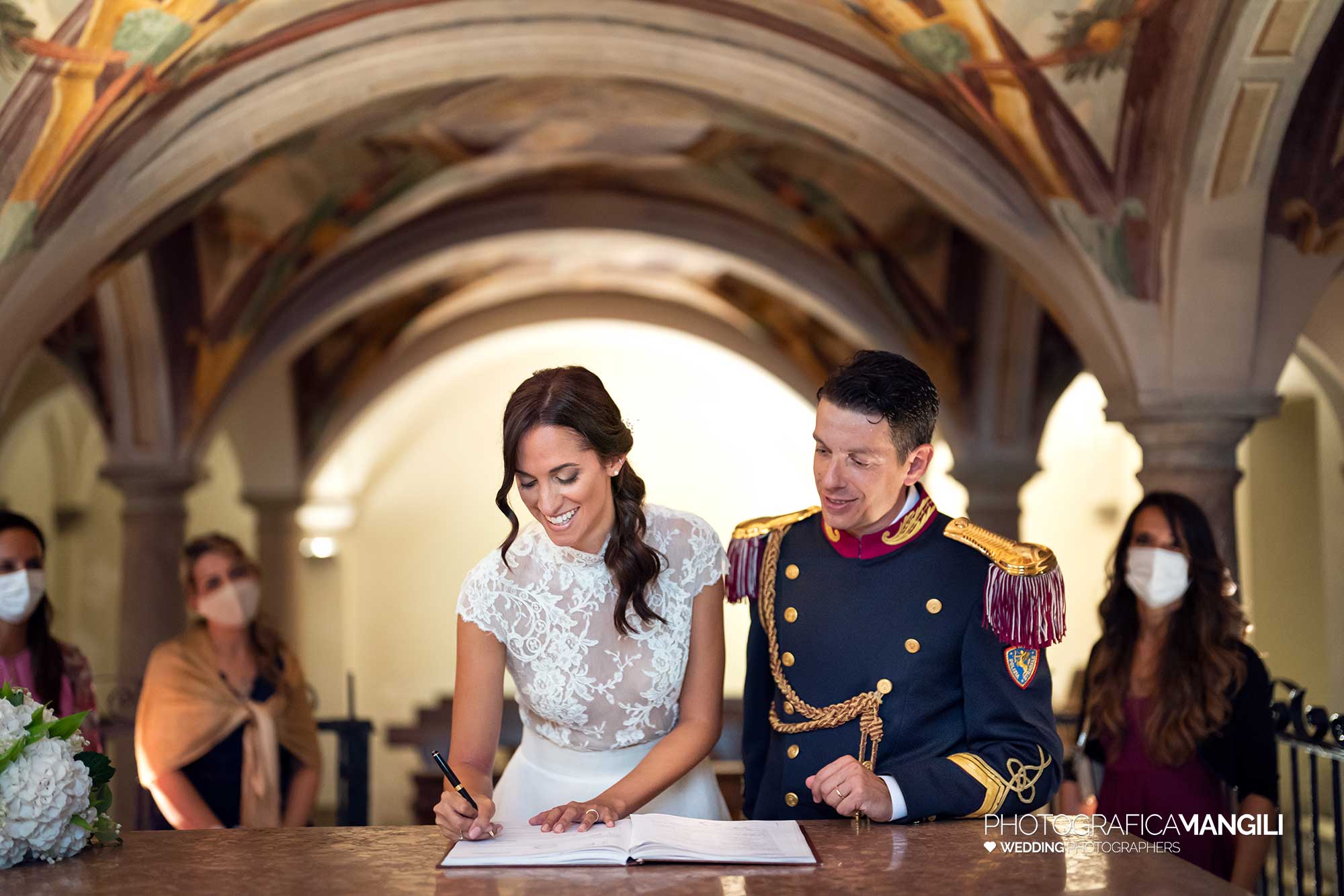 023 fotografo matrimonio reportage real wedding rito religioso chiesa sposi firma milano 023 fotografo matrimonio reportage real wedding rito religioso chiesa sposi firma milano