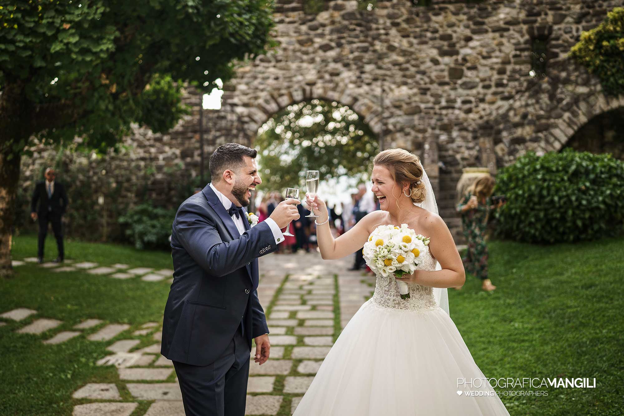 023 fotografo matrimonio reportage wedding sposi brindisi castello rossino calolziocorte lecco lago como 023 fotografo matrimonio reportage wedding sposi brindisi castello rossino calolziocorte lecco lago como