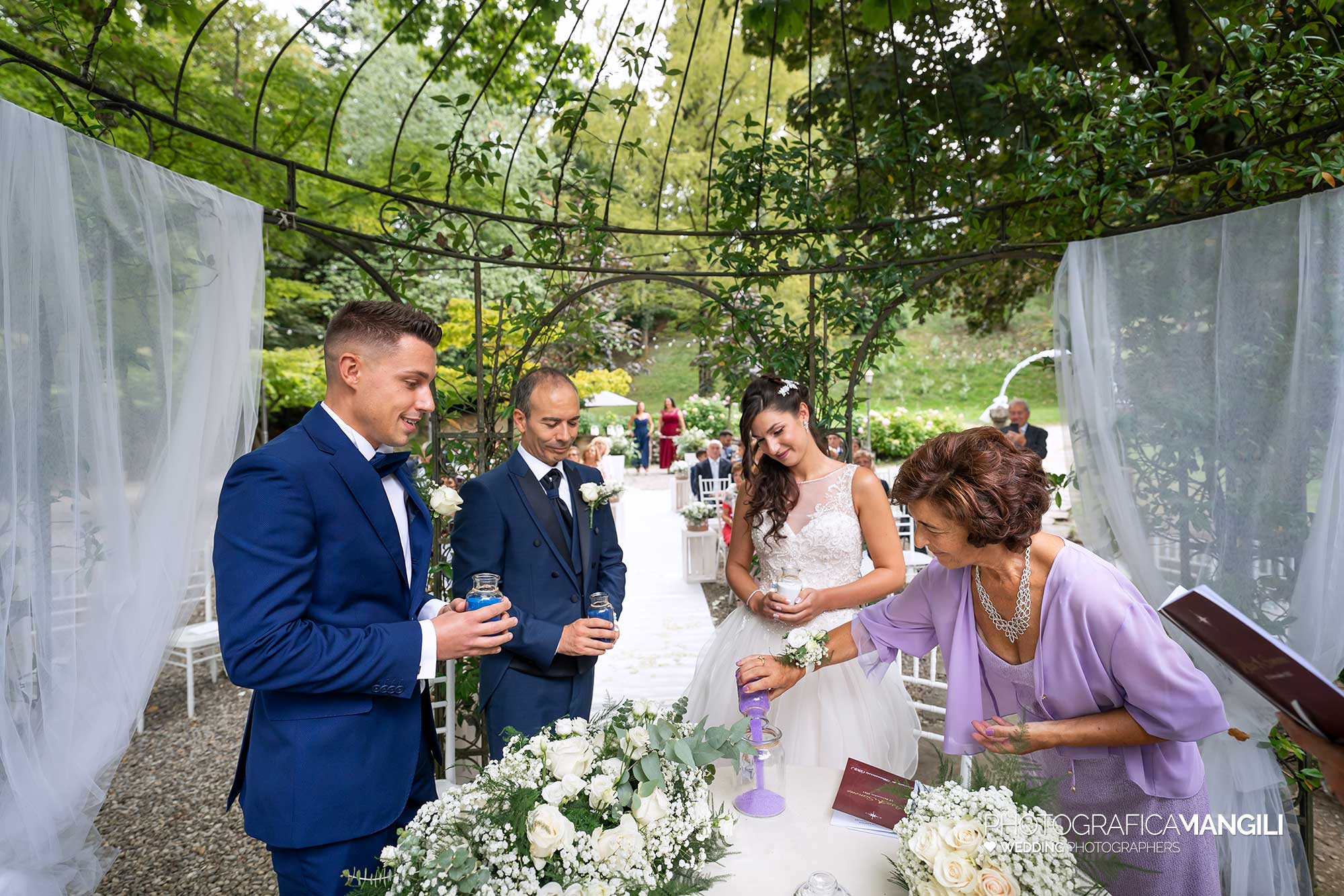 023 fotografo matrimonio reportage wedding sposi cerimonia civile rito sabbia castello di monasterolo monasterolo del castello bergamo 023 fotografo matrimonio reportage wedding sposi cerimonia civile rito sabbia castello di monasterolo monasterolo del castello bergamo