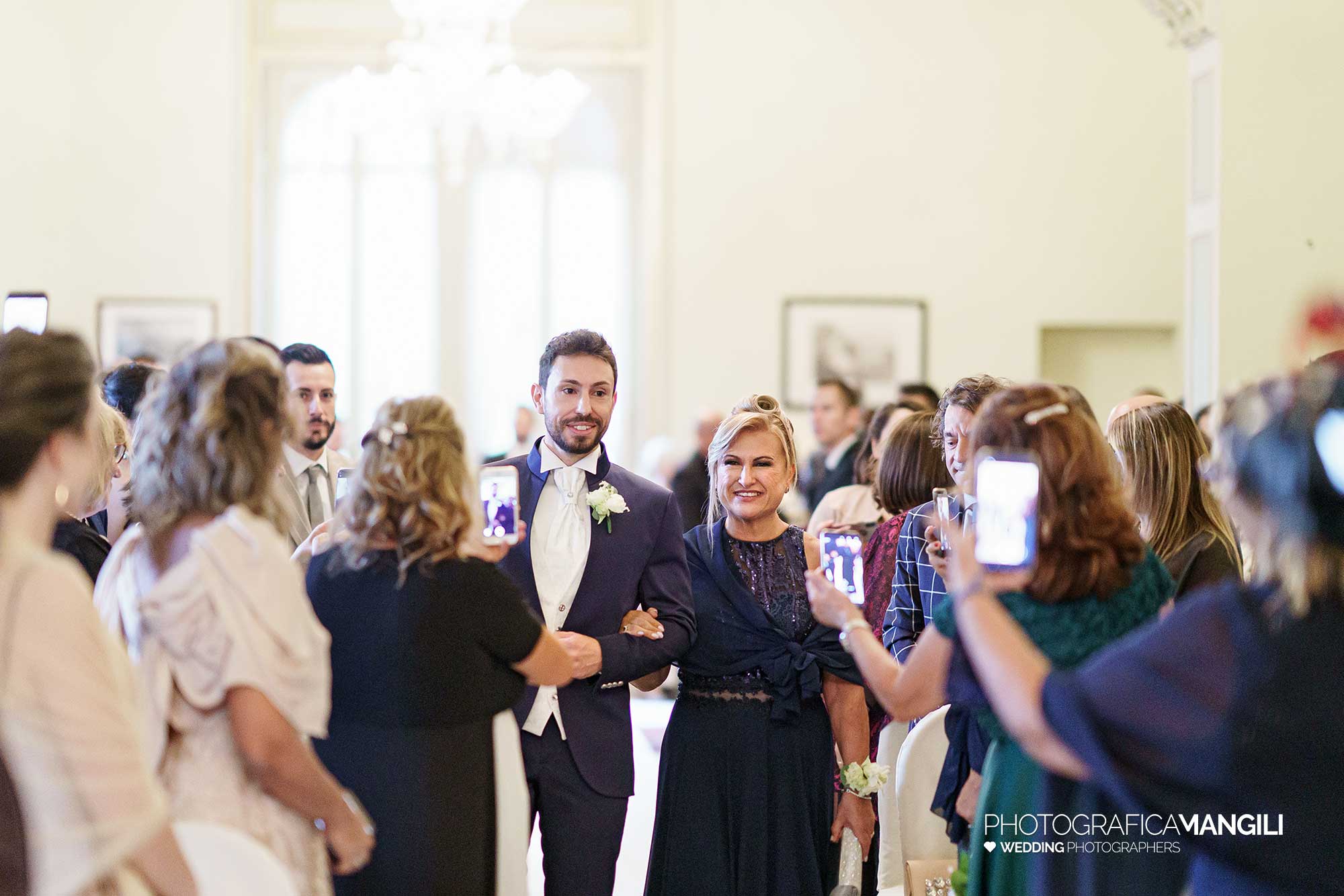 024 fotografo matrimonio reportage wedding ingresso sposo cerimonia civile villa ex magni rizzoli canzo como 024 fotografo matrimonio reportage wedding ingresso sposo cerimonia civile villa ex magni rizzoli canzo como