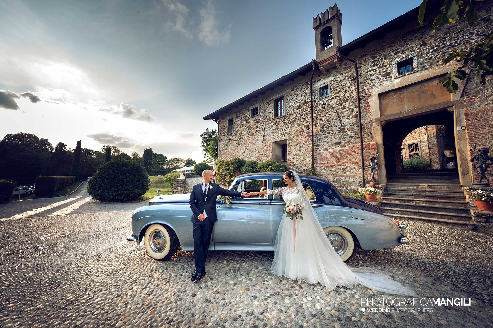 024 fotografo matrimonio reportage wedding ritratto sposi macchina castello cernusco lombardone lecco 1 024 fotografo matrimonio reportage wedding ritratto sposi macchina castello cernusco lombardone lecco 1
