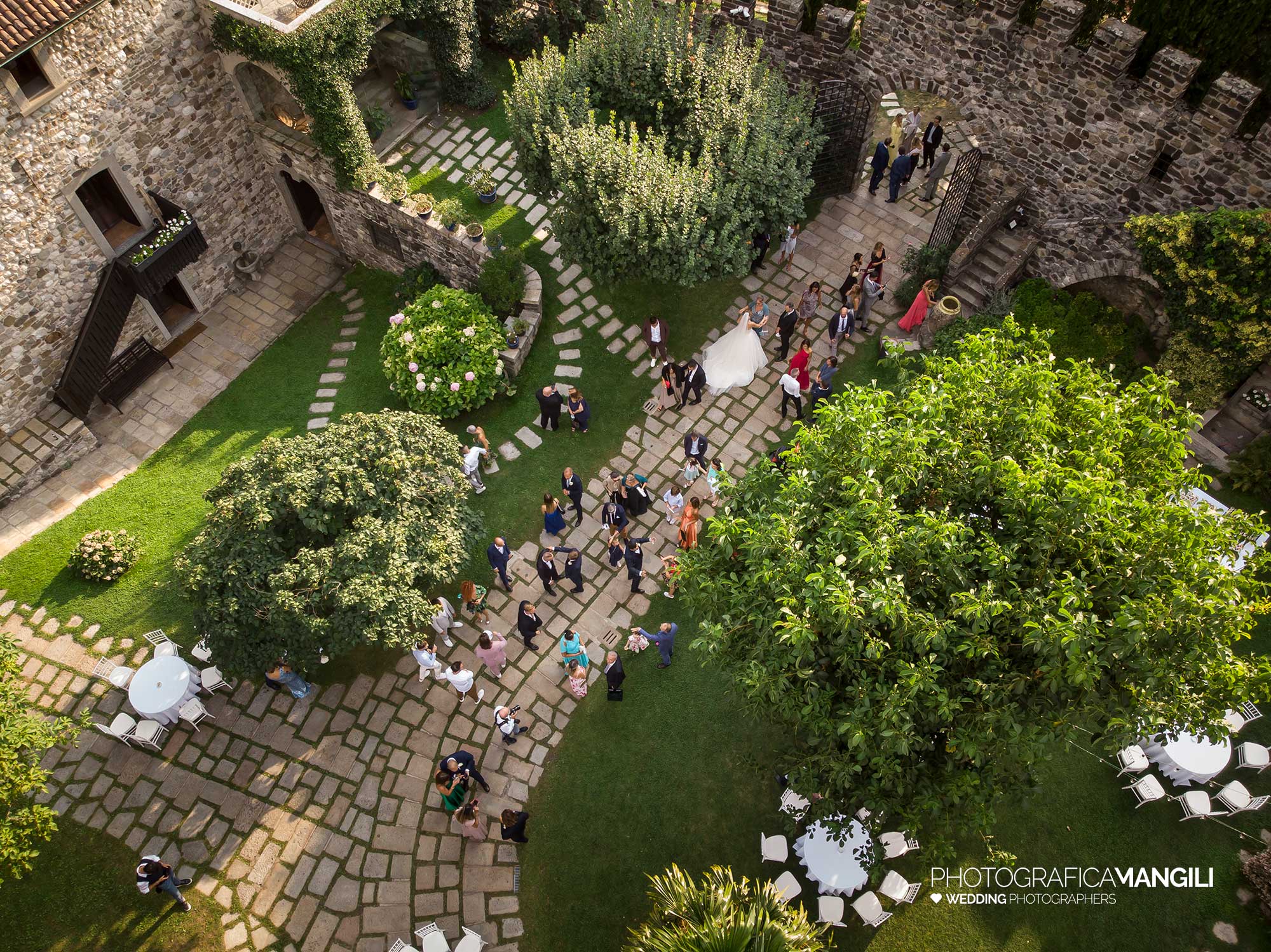 024 fotografo matrimonio reportage wedding sposi panoramica aperitivo drone castello rossino calolziocorte lecco lago como 024 fotografo matrimonio reportage wedding sposi panoramica aperitivo drone castello rossino calolziocorte lecco lago como
