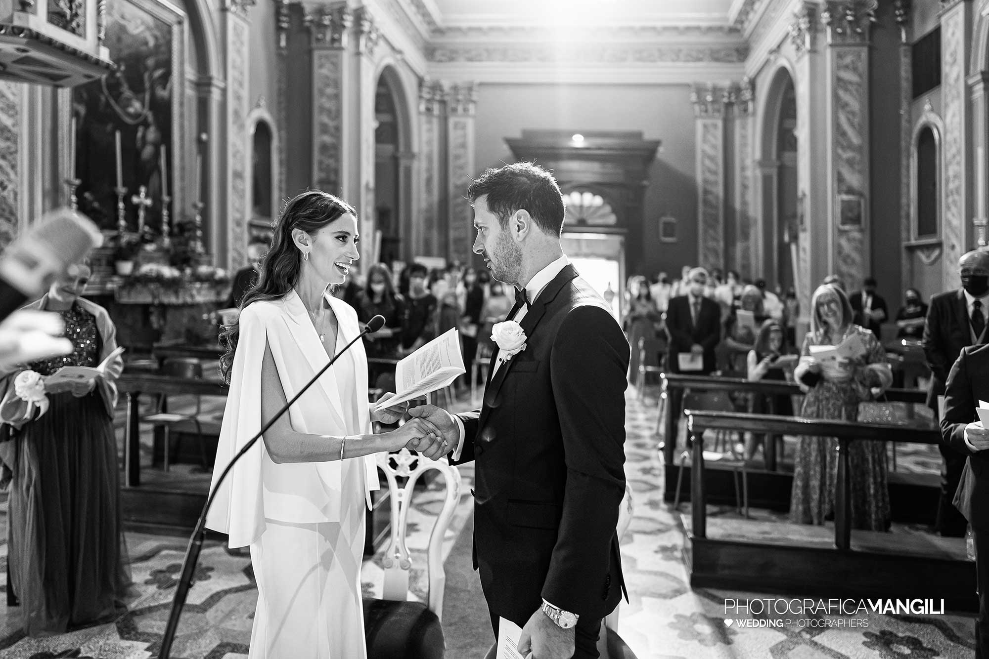 026 fotografo matrimonio reportage wedding rito religioso chiesa scambio anelli rossino calolziocorte lecco lago como 026 fotografo matrimonio reportage wedding rito religioso chiesa scambio anelli rossino calolziocorte lecco lago como