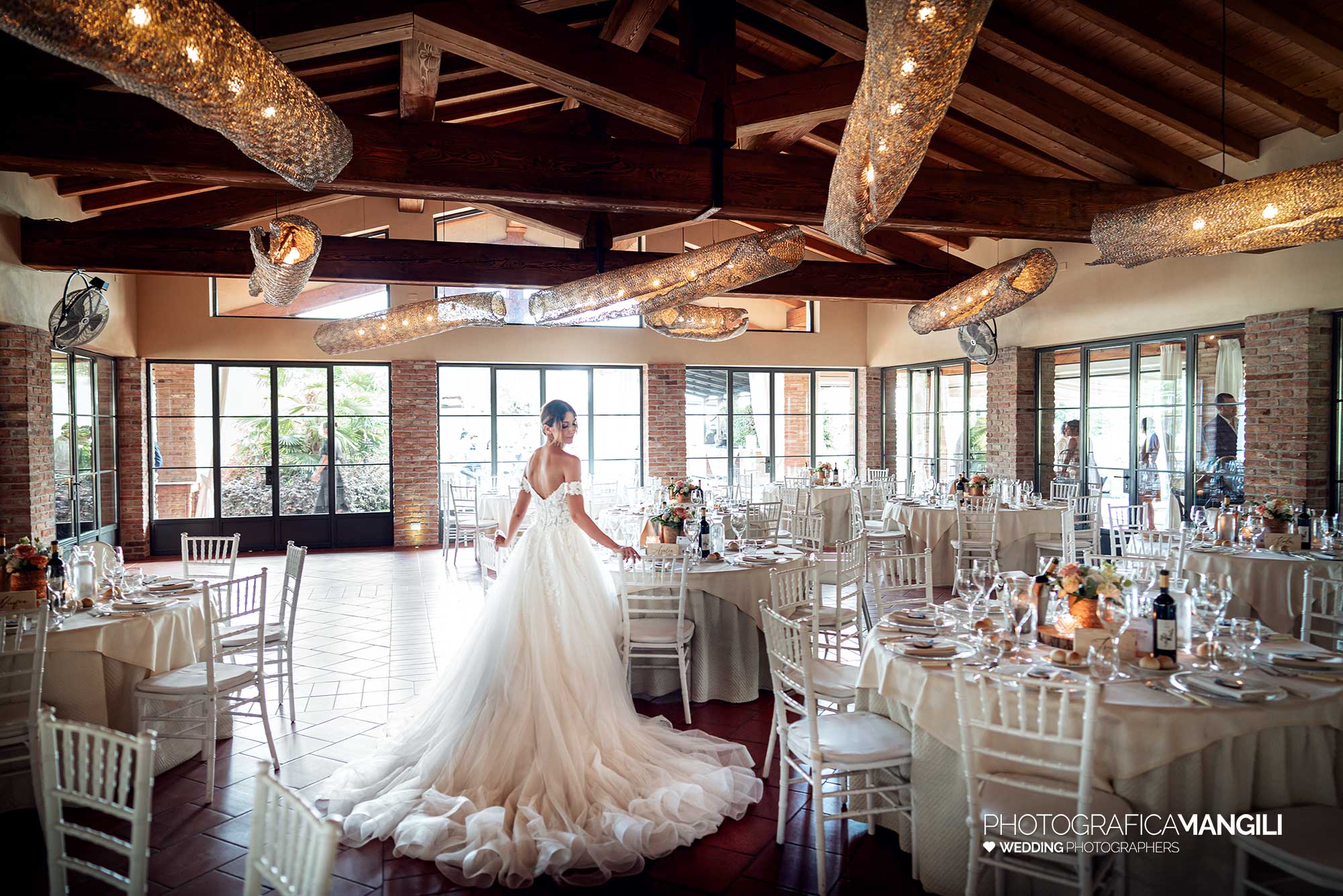 026 fotografo matrimonio reportage wedding ritratto sposi sala interna tenuta serradesca scanzorosciate bergamo 026 fotografo matrimonio reportage wedding ritratto sposi sala interna tenuta serradesca scanzorosciate bergamo