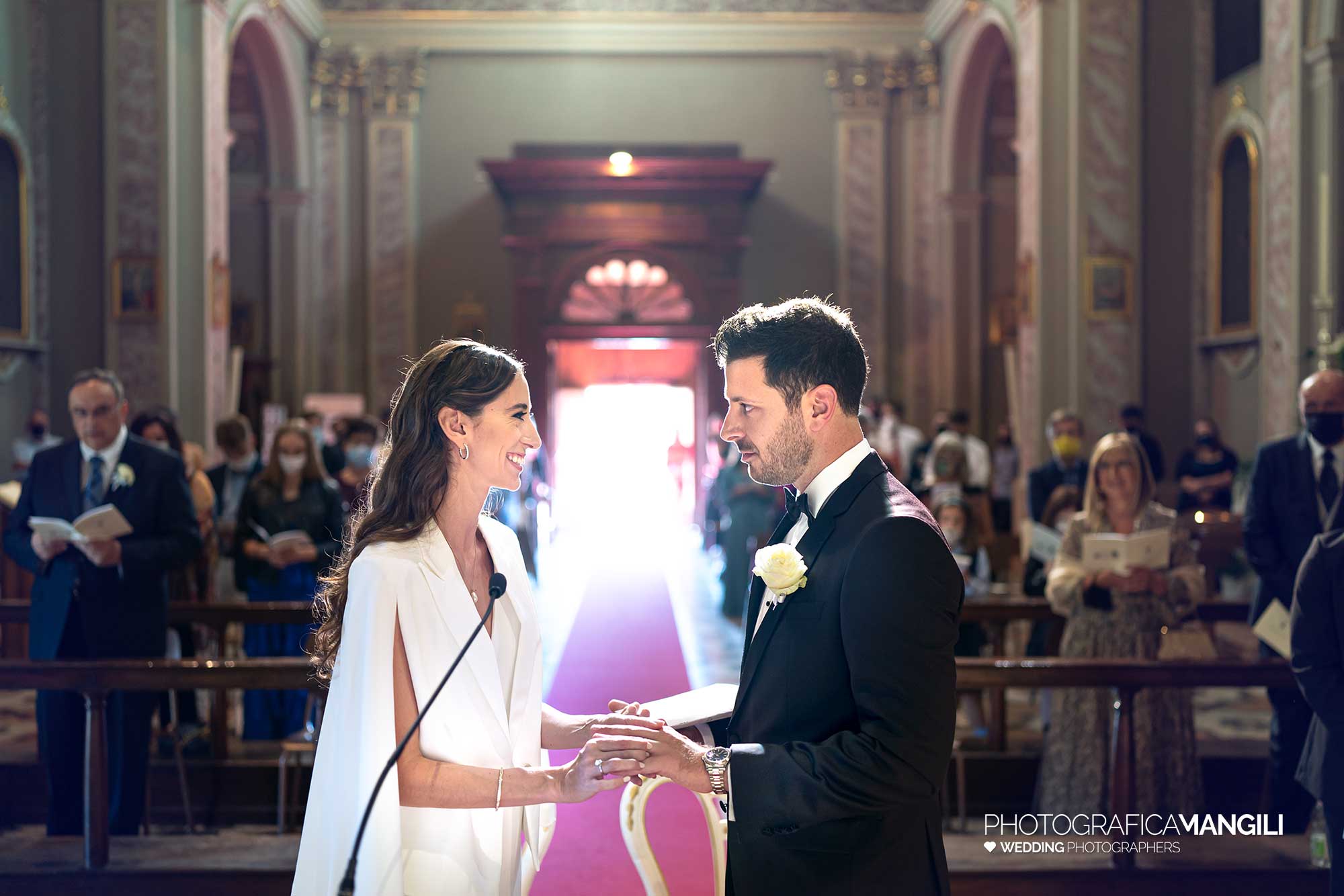 027 fotografo matrimonio reportage wedding sposi rito religioso chiesa scambio anelli rossino calolziocorte lecco lago como 027 fotografo matrimonio reportage wedding sposi rito religioso chiesa scambio anelli rossino calolziocorte lecco lago como