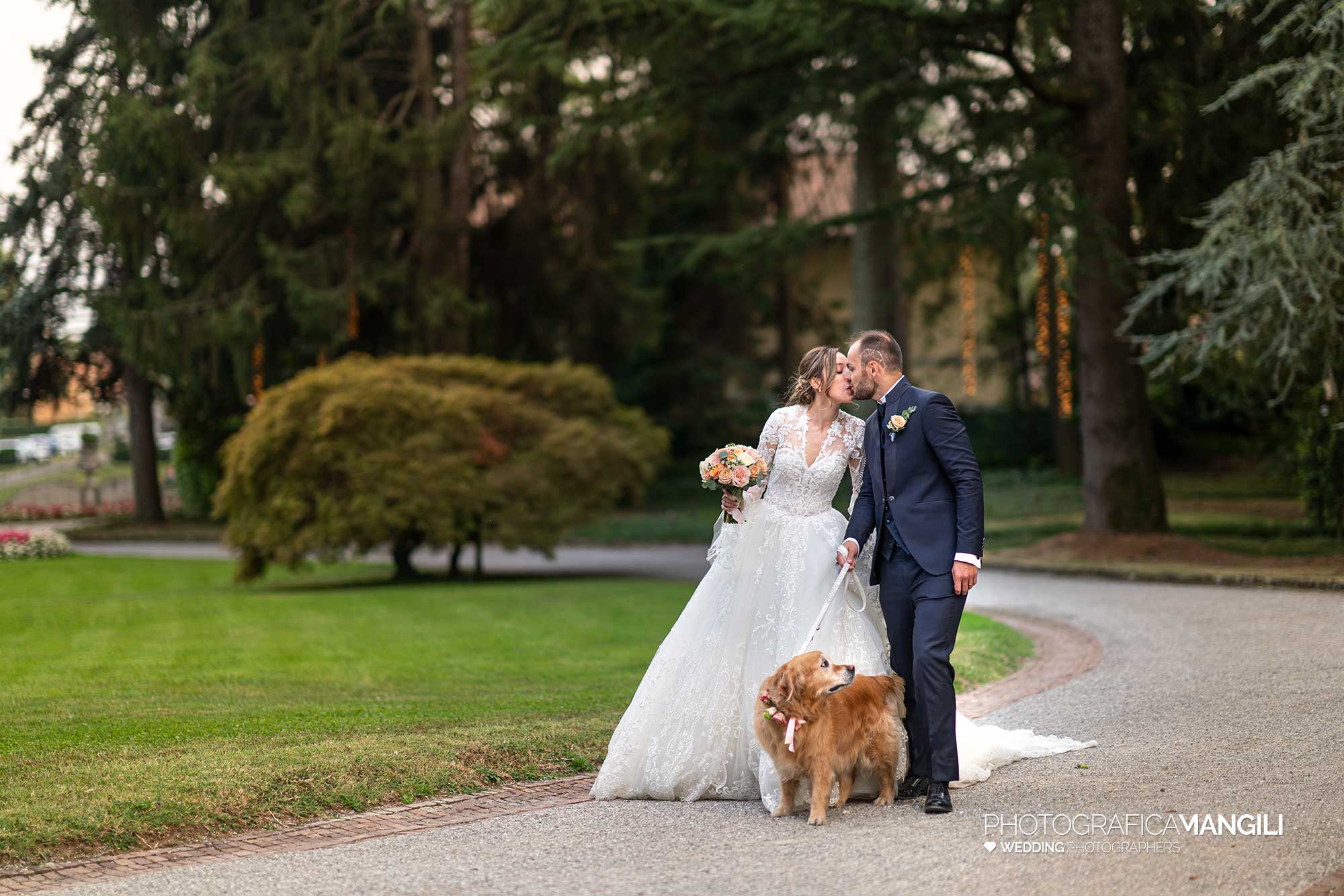 028 fotografo matrimonio reportage wedding sposi cane miglior amico villa acquaroli carvico bergamo 028 fotografo matrimonio reportage wedding sposi cane miglior amico villa acquaroli carvico bergamo