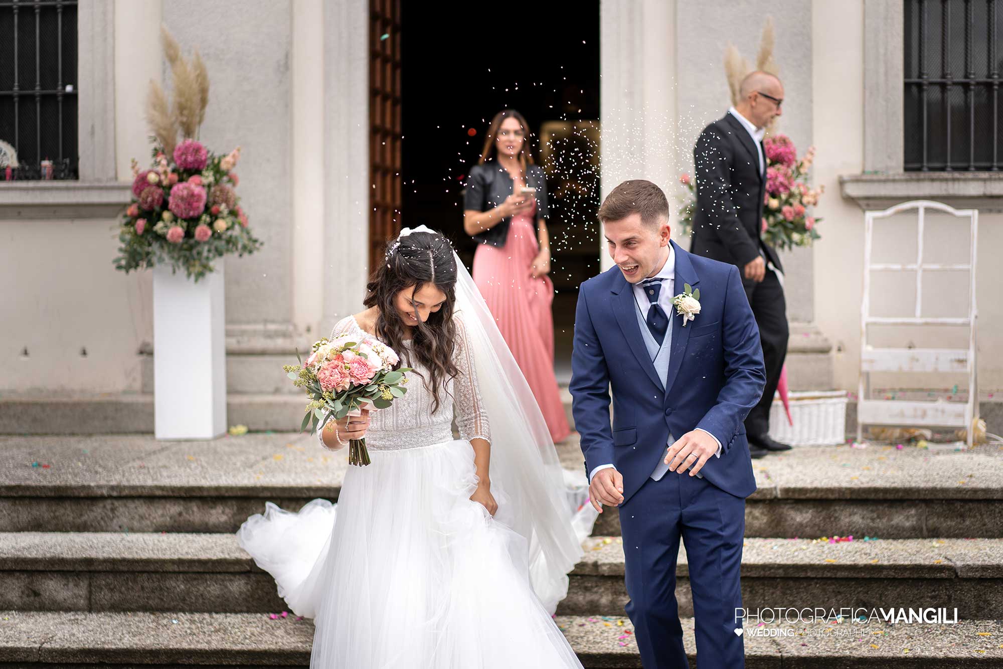 028 fotografo matrimonio wedding reportage uscita chiesa sposi riso pradalunga bergamo 028 fotografo matrimonio wedding reportage uscita chiesa sposi riso pradalunga bergamo