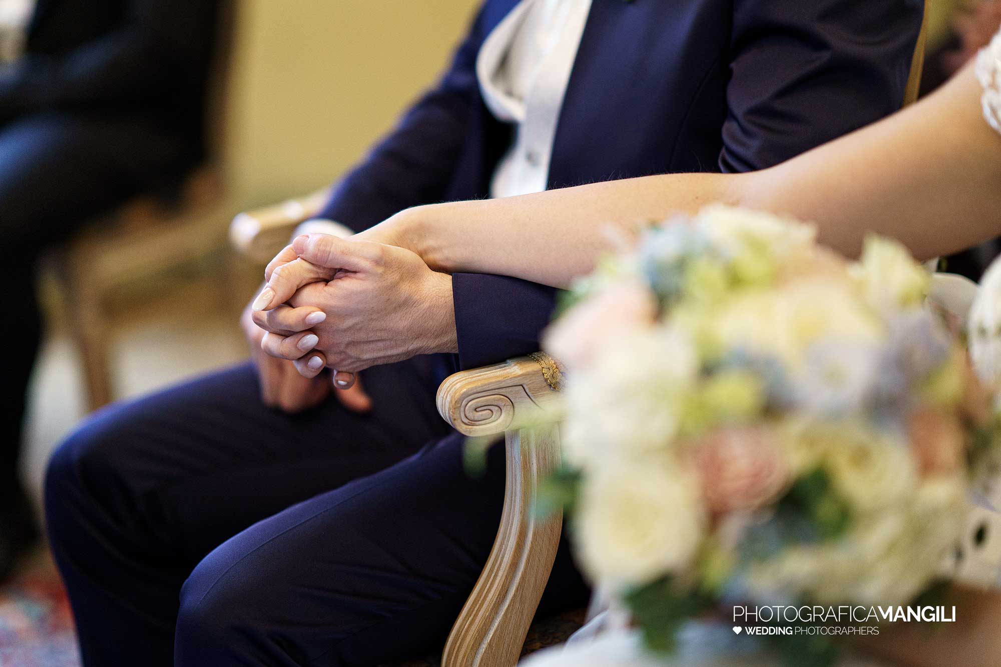 030 fotografo matrimonio reportage wedding mani sposi rito civile villa ex magni rizzoli canzo como 030 fotografo matrimonio reportage wedding mani sposi rito civile villa ex magni rizzoli canzo como