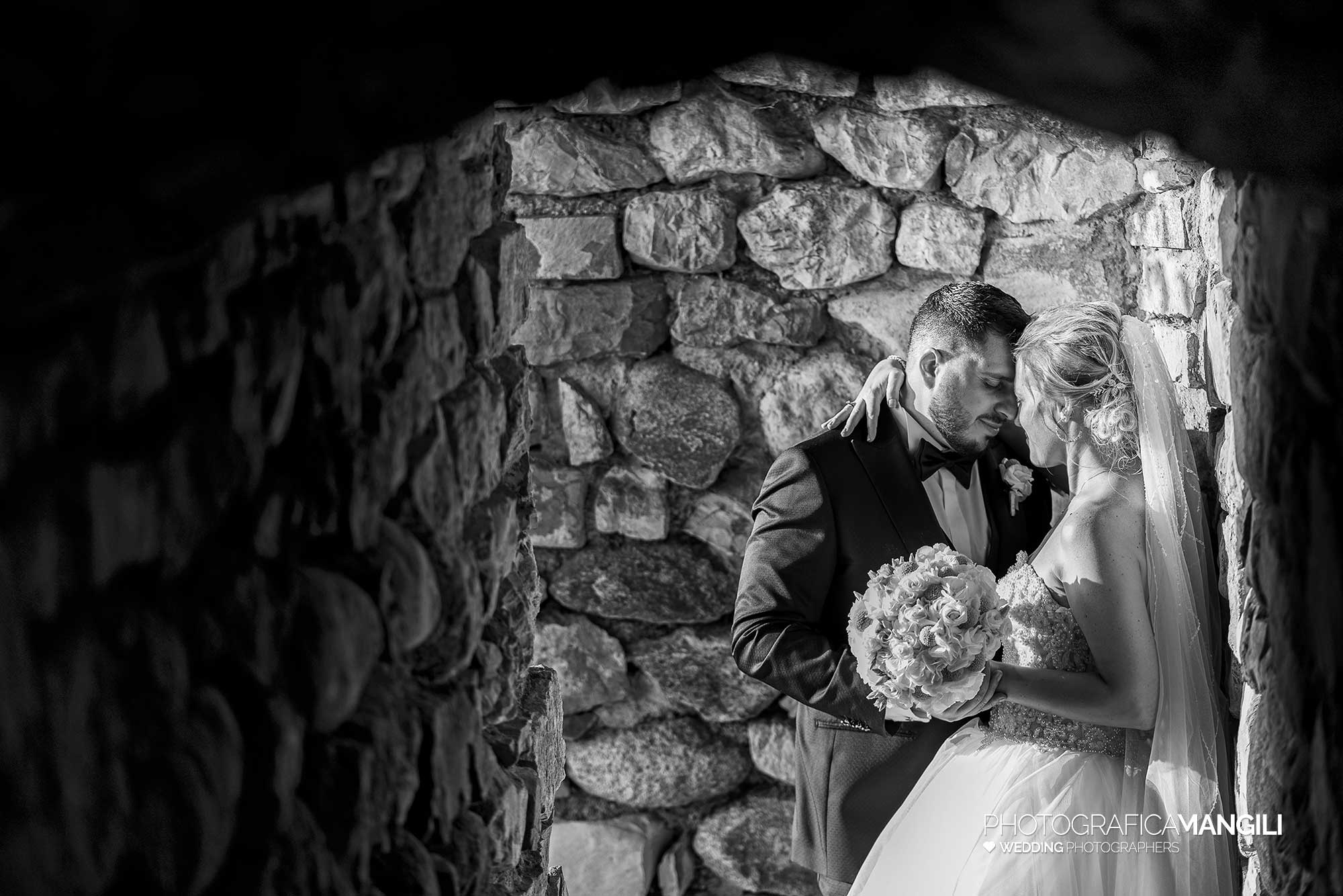 031 fotografo matrimonio reportage wedding sposi ritratto bianco nero castello rossino calolziocorte lecco lago como 031 fotografo matrimonio reportage wedding sposi ritratto bianco nero castello rossino calolziocorte lecco lago como