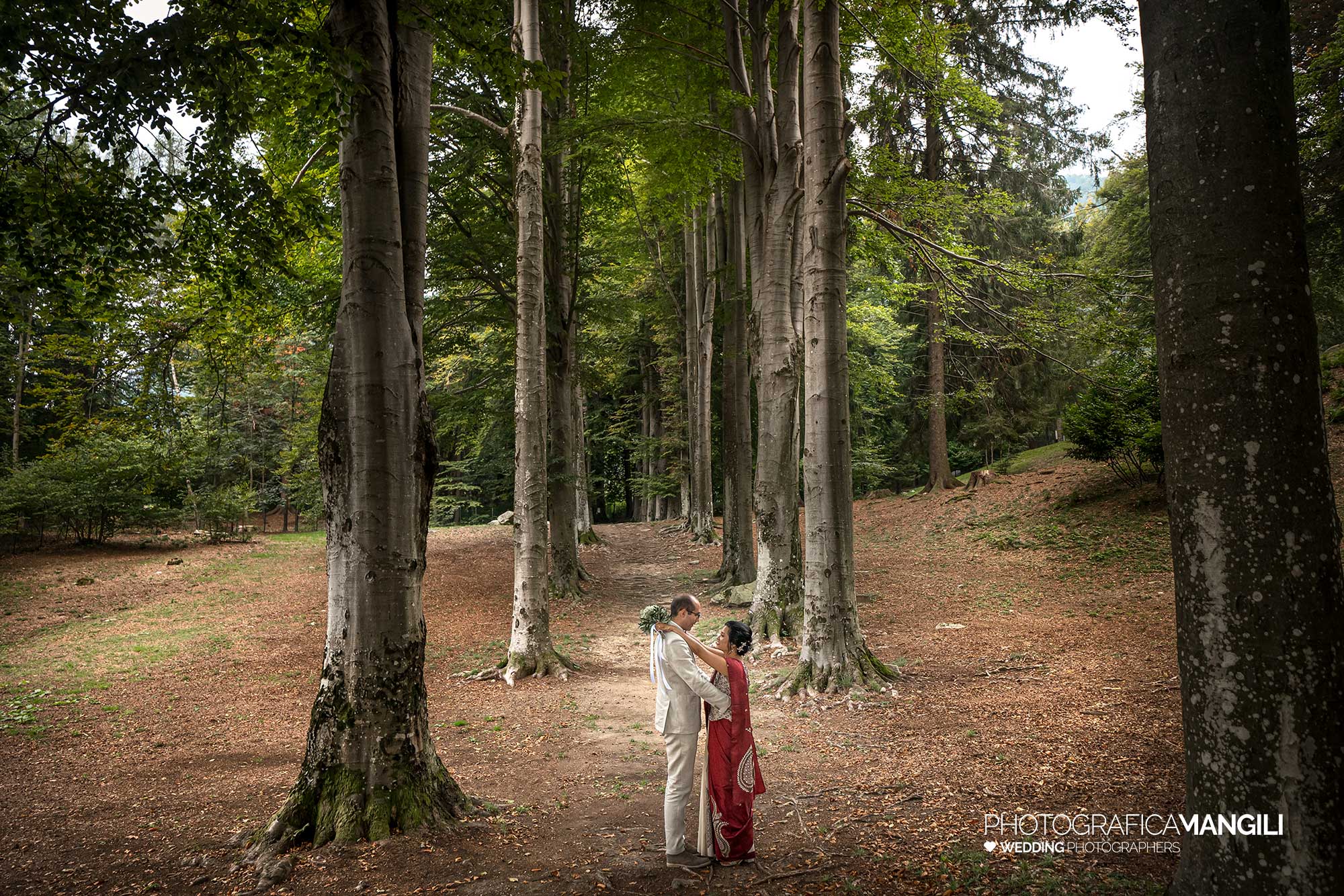 035 fotografo matrimonio reportage wedding sposi bosco ritratto villa pietraluna bellagio como 035 fotografo matrimonio reportage wedding sposi bosco ritratto villa pietraluna bellagio como