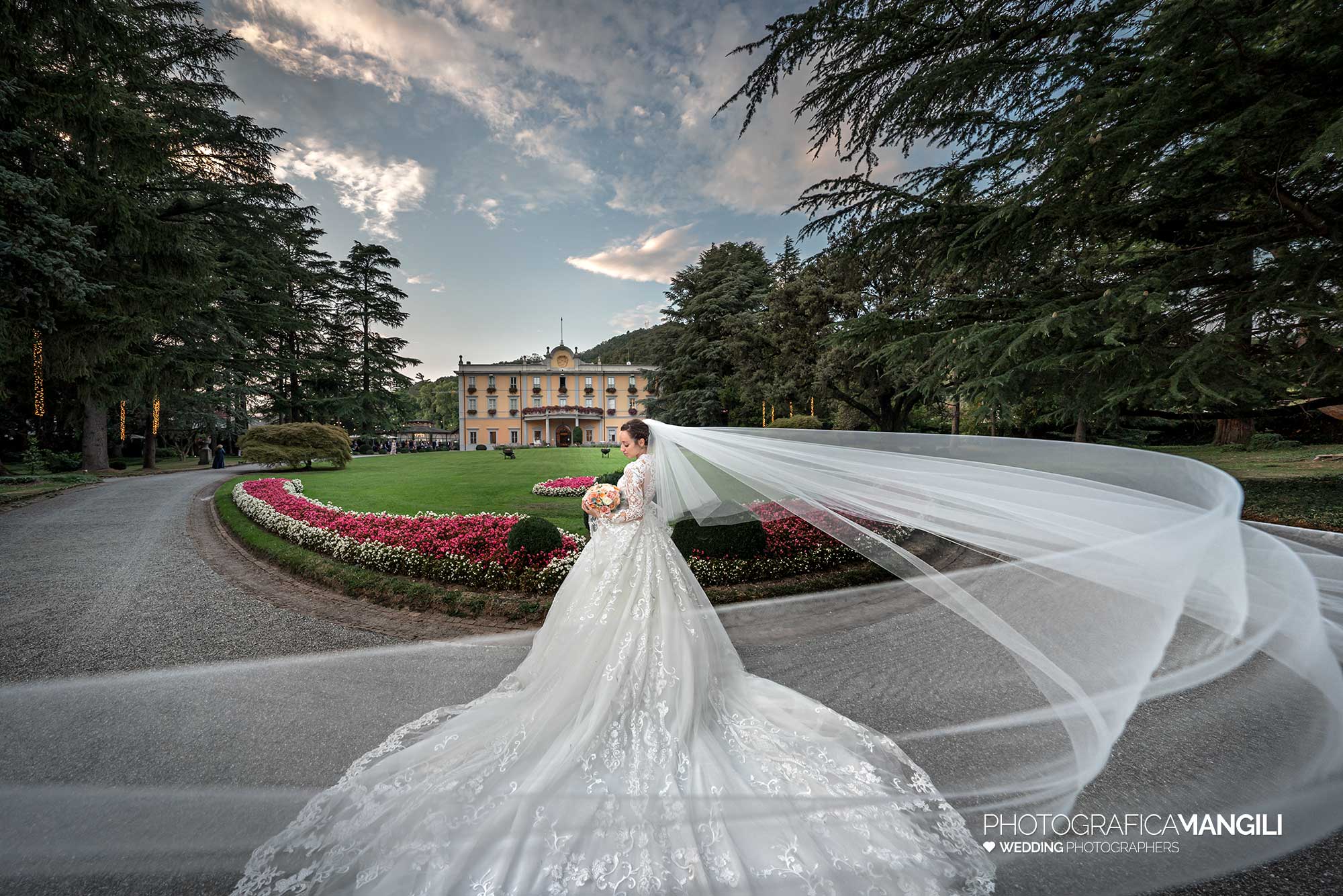 036 fotografo matrimonio reportage wedding sposa ritratto velo villa acquaroli carvico bergamo 036 fotografo matrimonio reportage wedding sposa ritratto velo villa acquaroli carvico bergamo