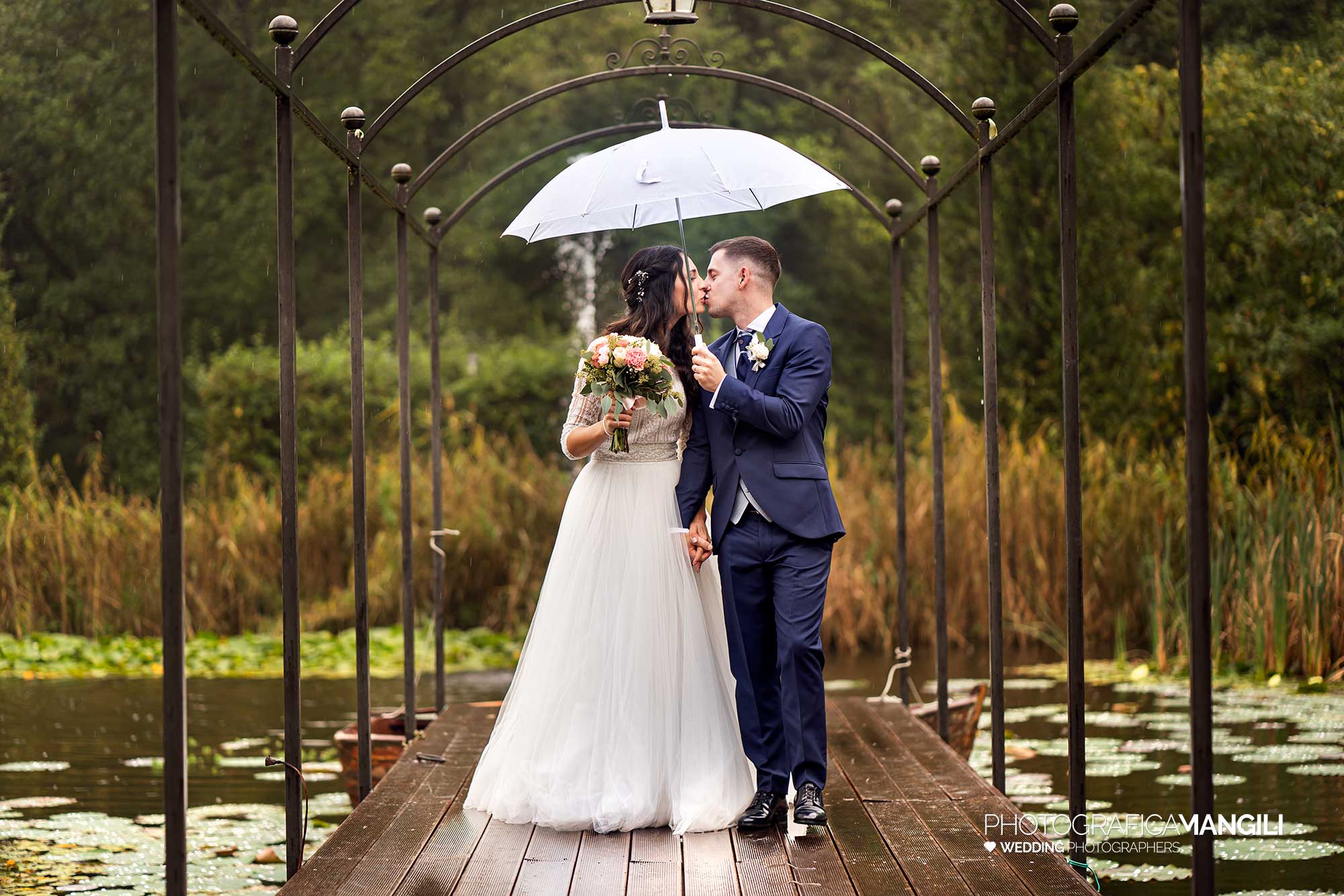 036 fotografo matrimonio wedding reportage ritratto sposi pontile laghetto il fontanile gandosso bergamo 036 fotografo matrimonio wedding reportage ritratto sposi pontile laghetto il fontanile gandosso bergamo