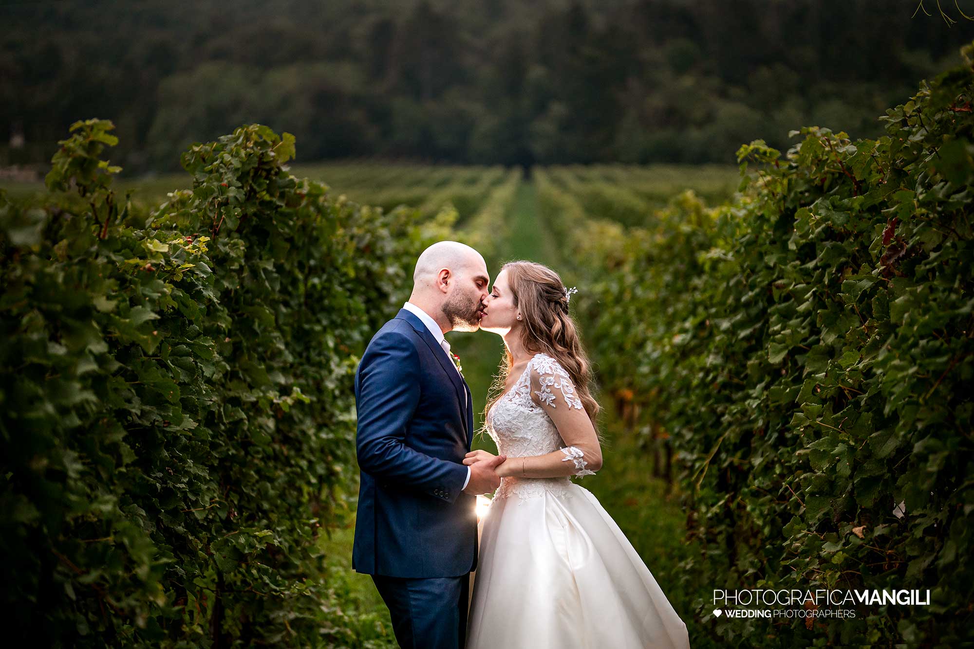 038 fotografo matrimonio reportage wedding ritratto romantico sposi vigna villa redona trescore balneario bergamo 038 fotografo matrimonio reportage wedding ritratto romantico sposi vigna villa redona trescore balneario bergamo