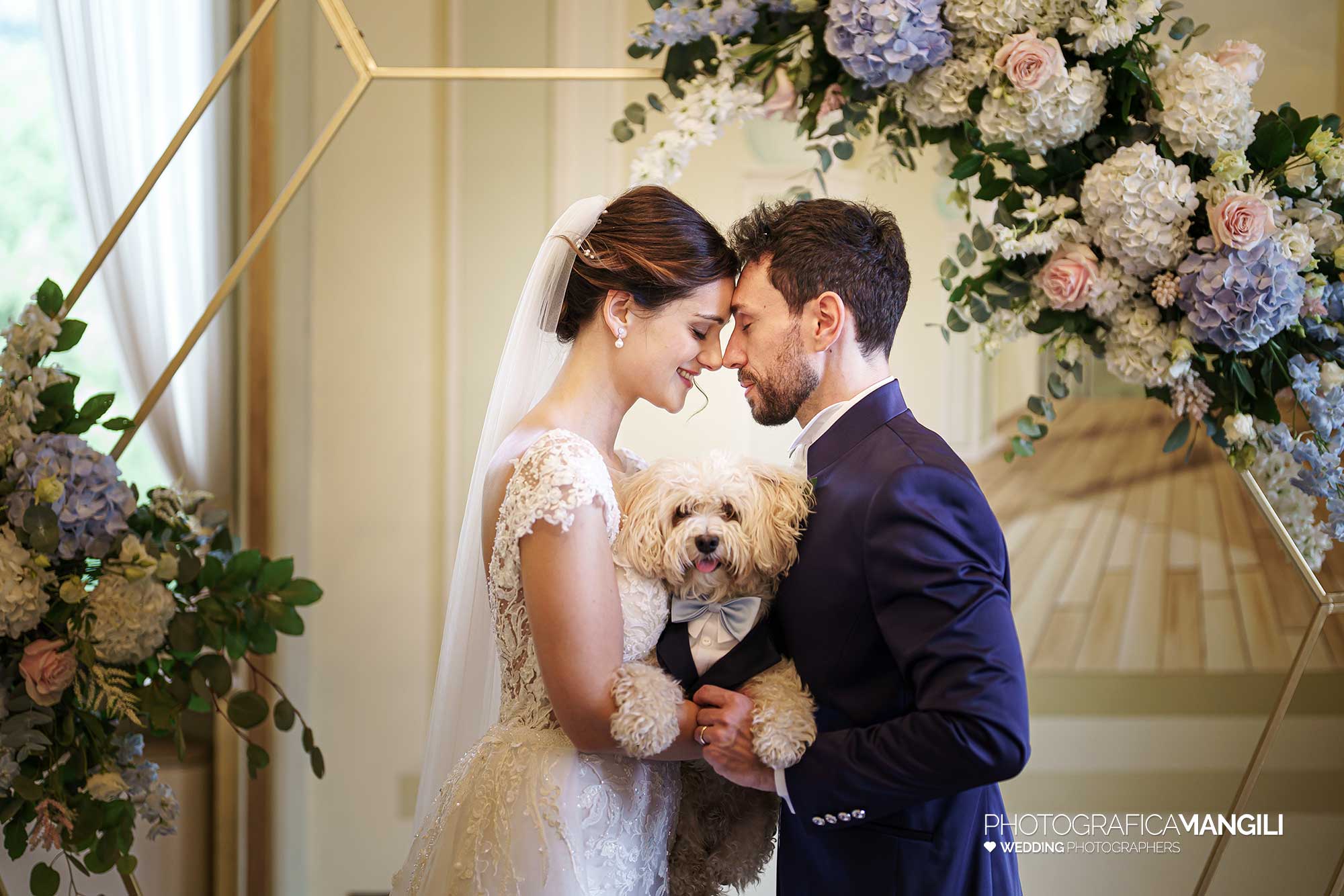 038 fotografo matrimonio reportage wedding sposi con cane villa ex magni rizzoli canzo como 038 fotografo matrimonio reportage wedding sposi con cane villa ex magni rizzoli canzo como