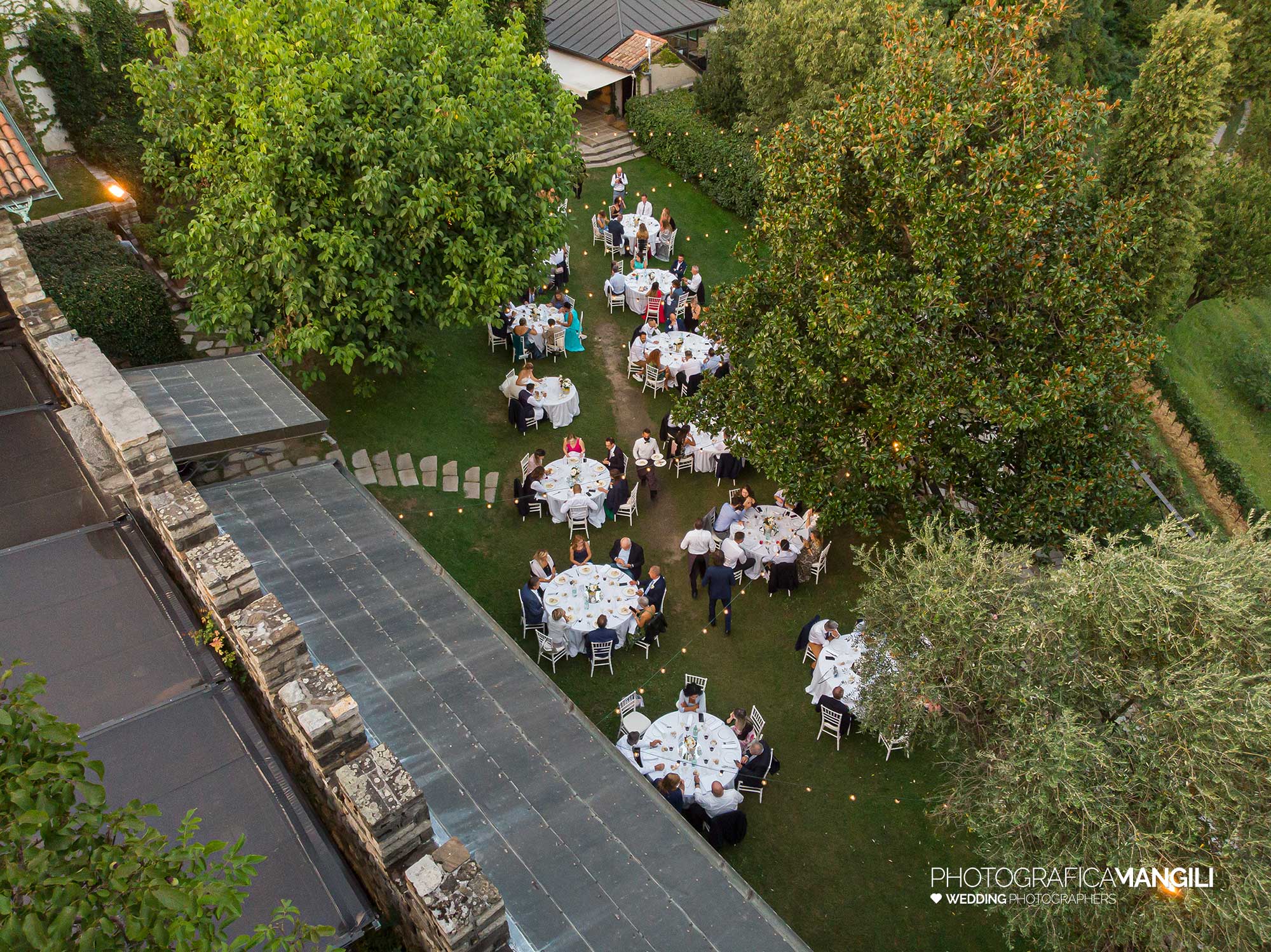 041 fotografo matrimonio reportage wedding sposi tavoli drone cena castello rossino calolziocorte lecco lago como 041 fotografo matrimonio reportage wedding sposi tavoli drone cena castello rossino calolziocorte lecco lago como