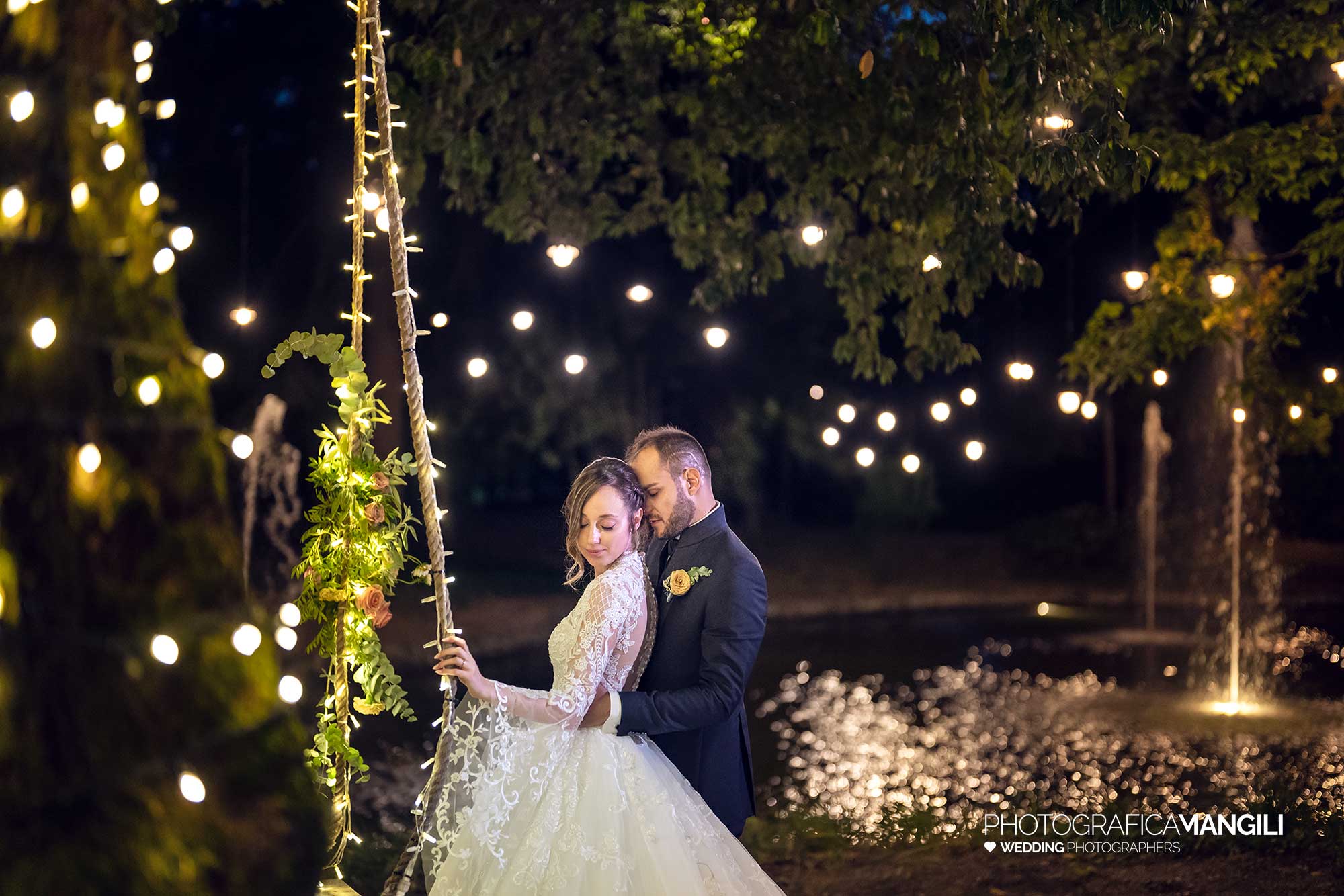 042 fotografo matrimonio reportage wedding sposi ritratto parco fontana luci villa acquaroli carvico bergamo 042 fotografo matrimonio reportage wedding sposi ritratto parco fontana luci villa acquaroli carvico bergamo