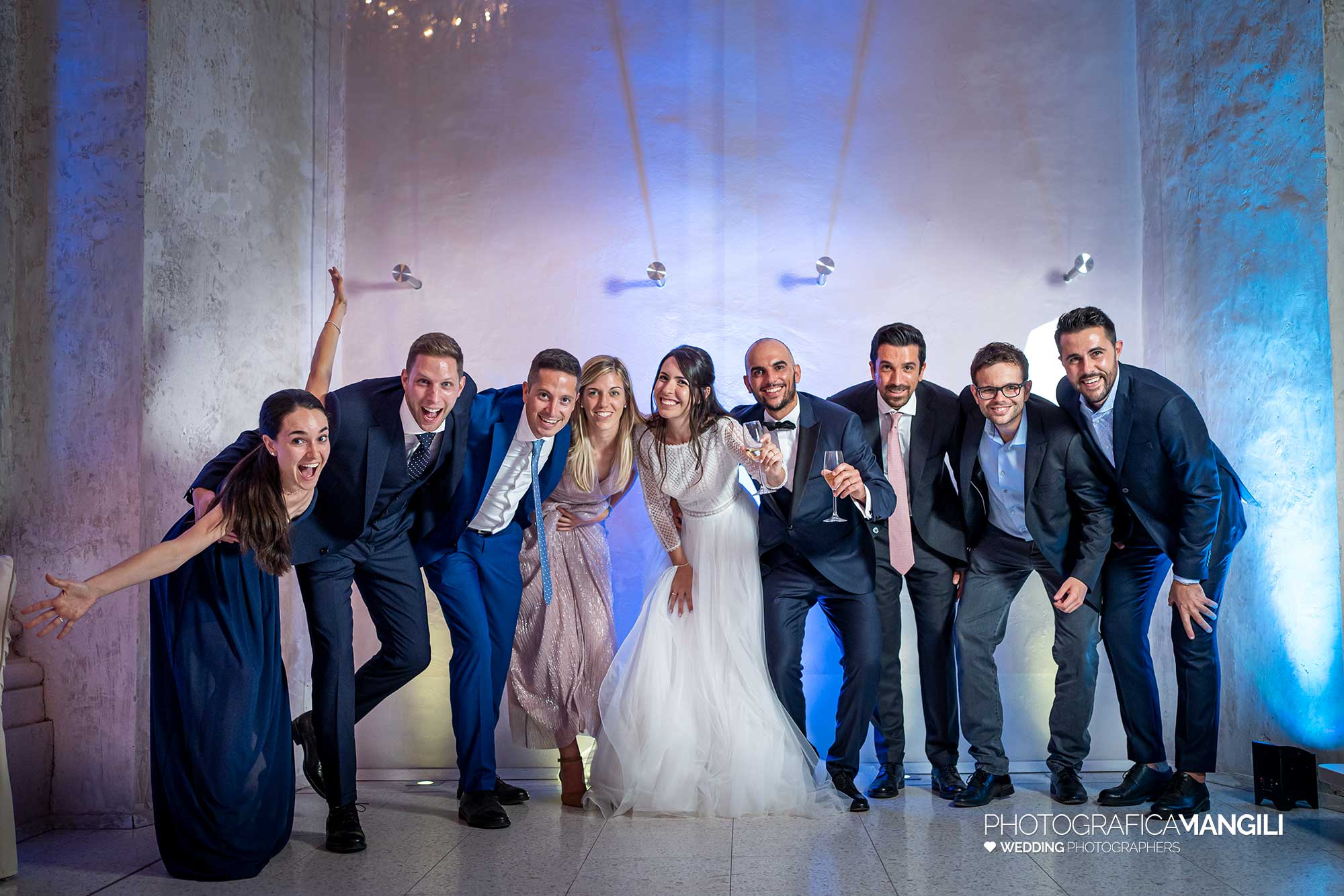 043 fotografo matrimonio reportage wedding sposi amici ritratto castello degli angeli carobbio degli angeli bergamo 043 fotografo matrimonio reportage wedding sposi amici ritratto castello degli angeli carobbio degli angeli bergamo