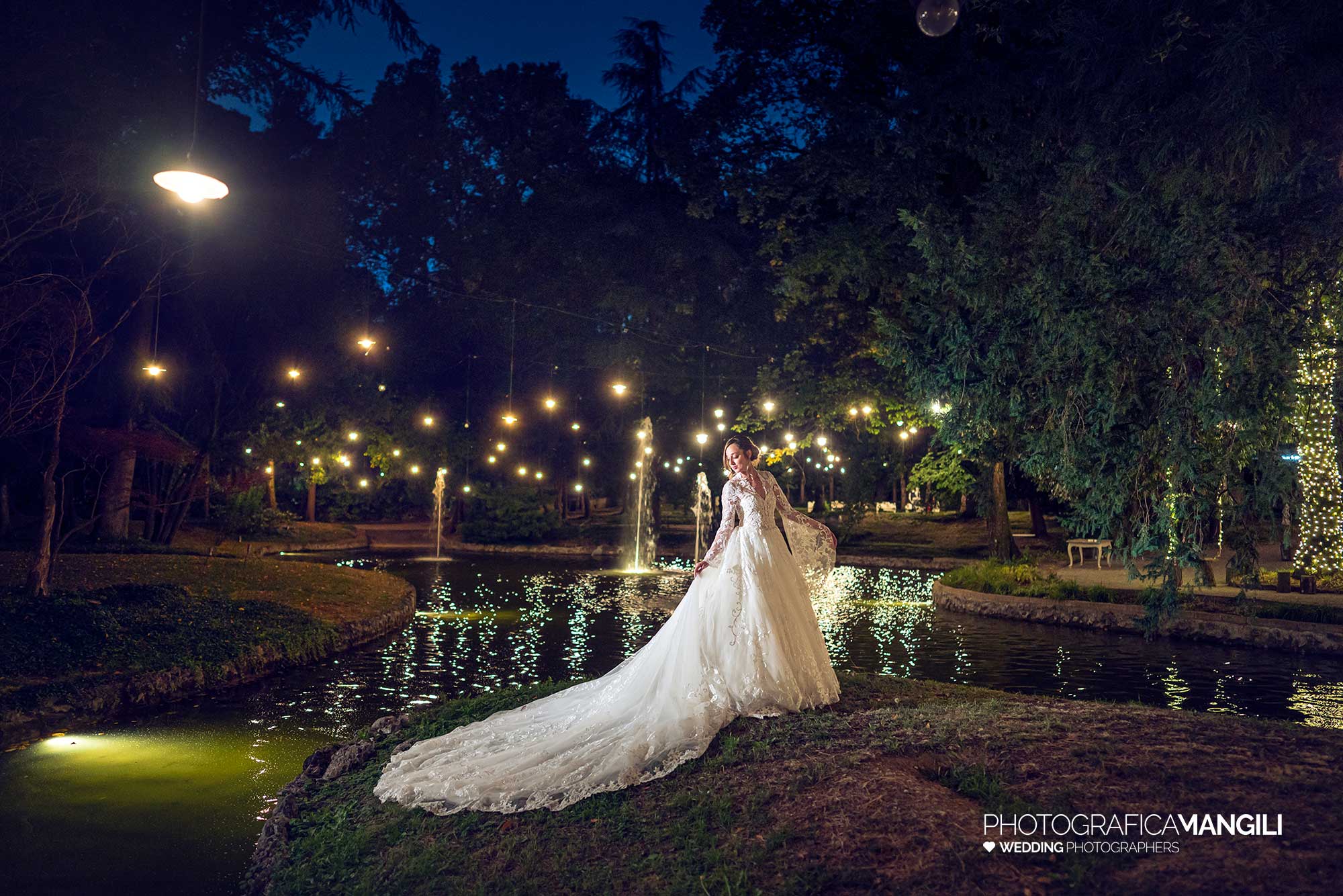 043 fotografo matrimonio reportage wedding sposi ritratto parco fontana luci villa acquaroli carvico bergamo 043 fotografo matrimonio reportage wedding sposi ritratto parco fontana luci villa acquaroli carvico bergamo