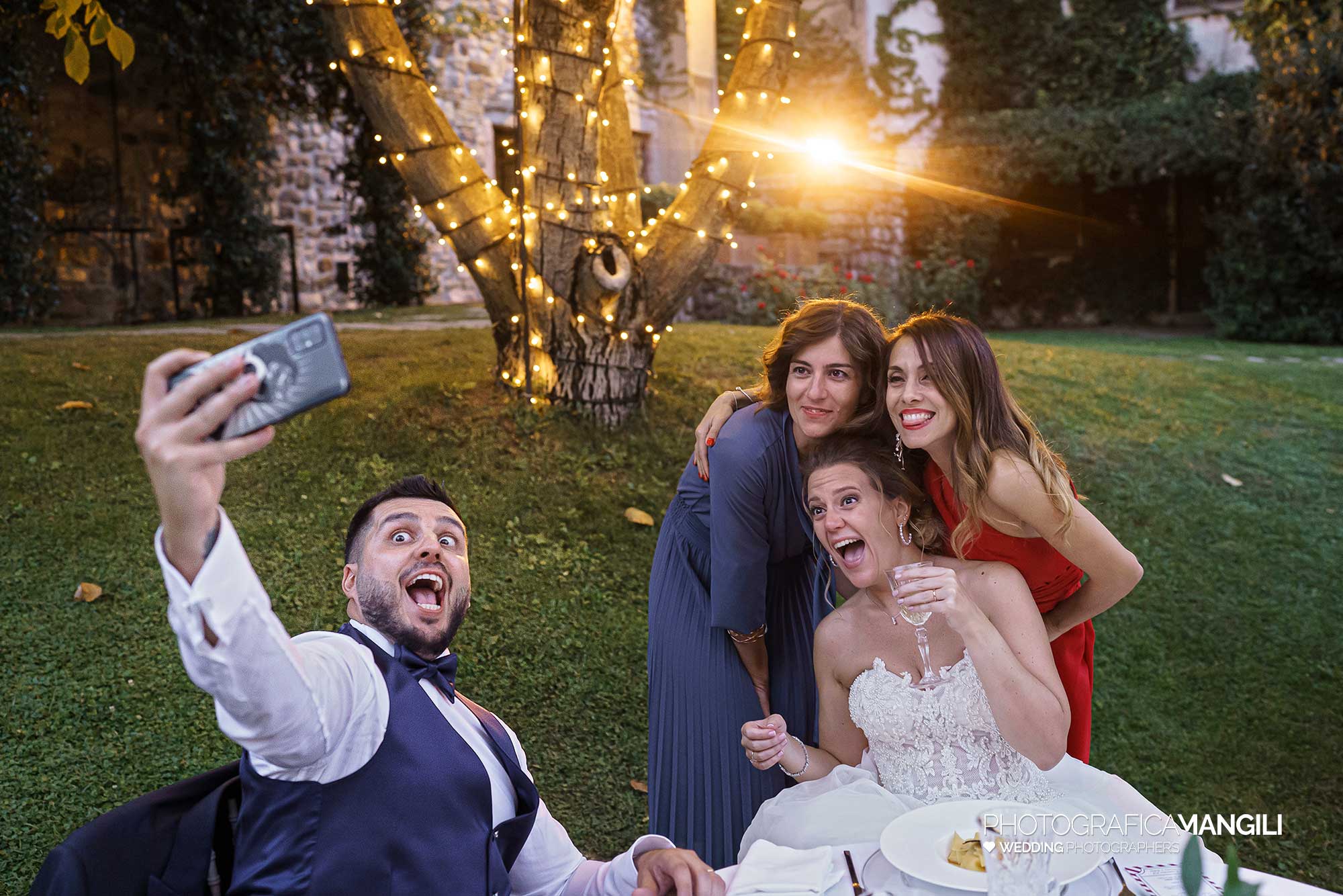 043 fotografo matrimonio reportage wedding sposi selfie castello rossino calolziocorte lecco lago como 043 fotografo matrimonio reportage wedding sposi selfie castello rossino calolziocorte lecco lago como