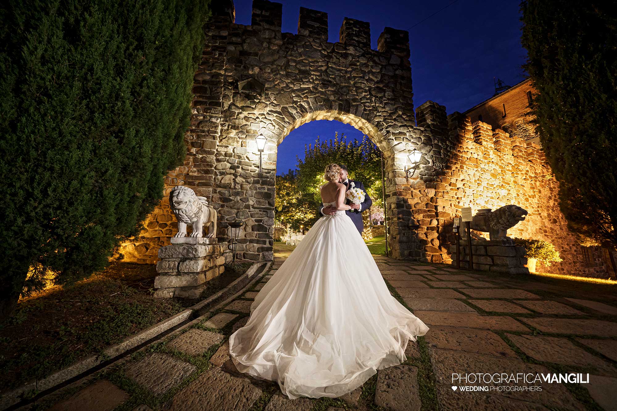044 fotografo matrimonio reportage wedding sposi imbrunire arco castello rossino calolziocorte lecco lago como 044 fotografo matrimonio reportage wedding sposi imbrunire arco castello rossino calolziocorte lecco lago como