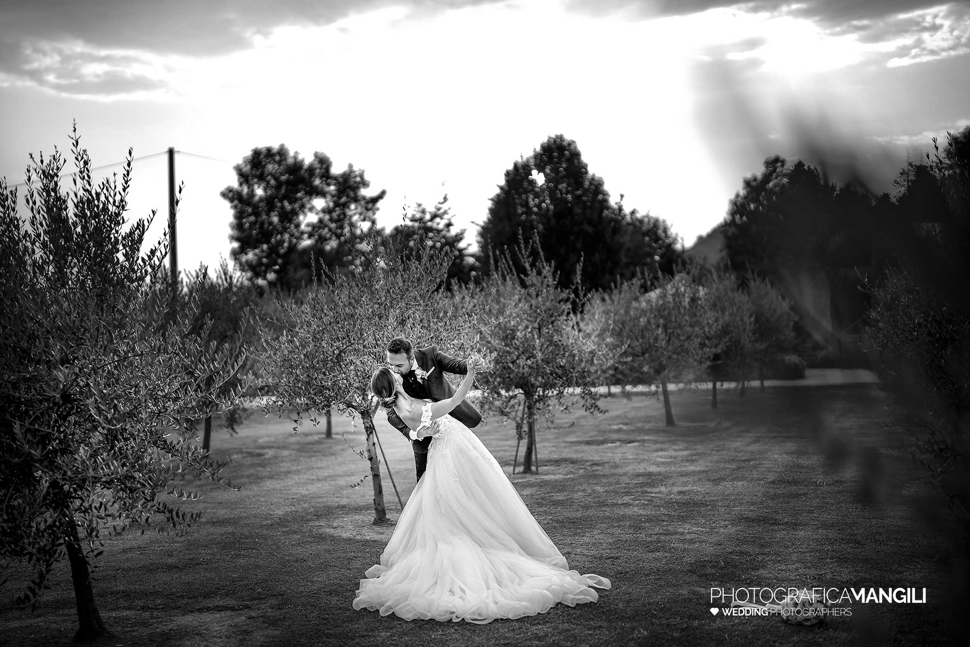 046 fotografo matrimonio reportage wedding ritratto romantico sposi tenuta serradesca scanzorosciate bergamo 046 fotografo matrimonio reportage wedding ritratto romantico sposi tenuta serradesca scanzorosciate bergamo