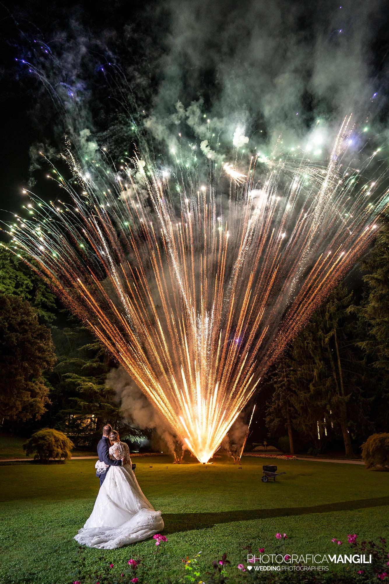 046 fotografo matrimonio reportage wedding sposi fuochi artificio villa acquaroli carvico bergamo 046 fotografo matrimonio reportage wedding sposi fuochi artificio villa acquaroli carvico bergamo
