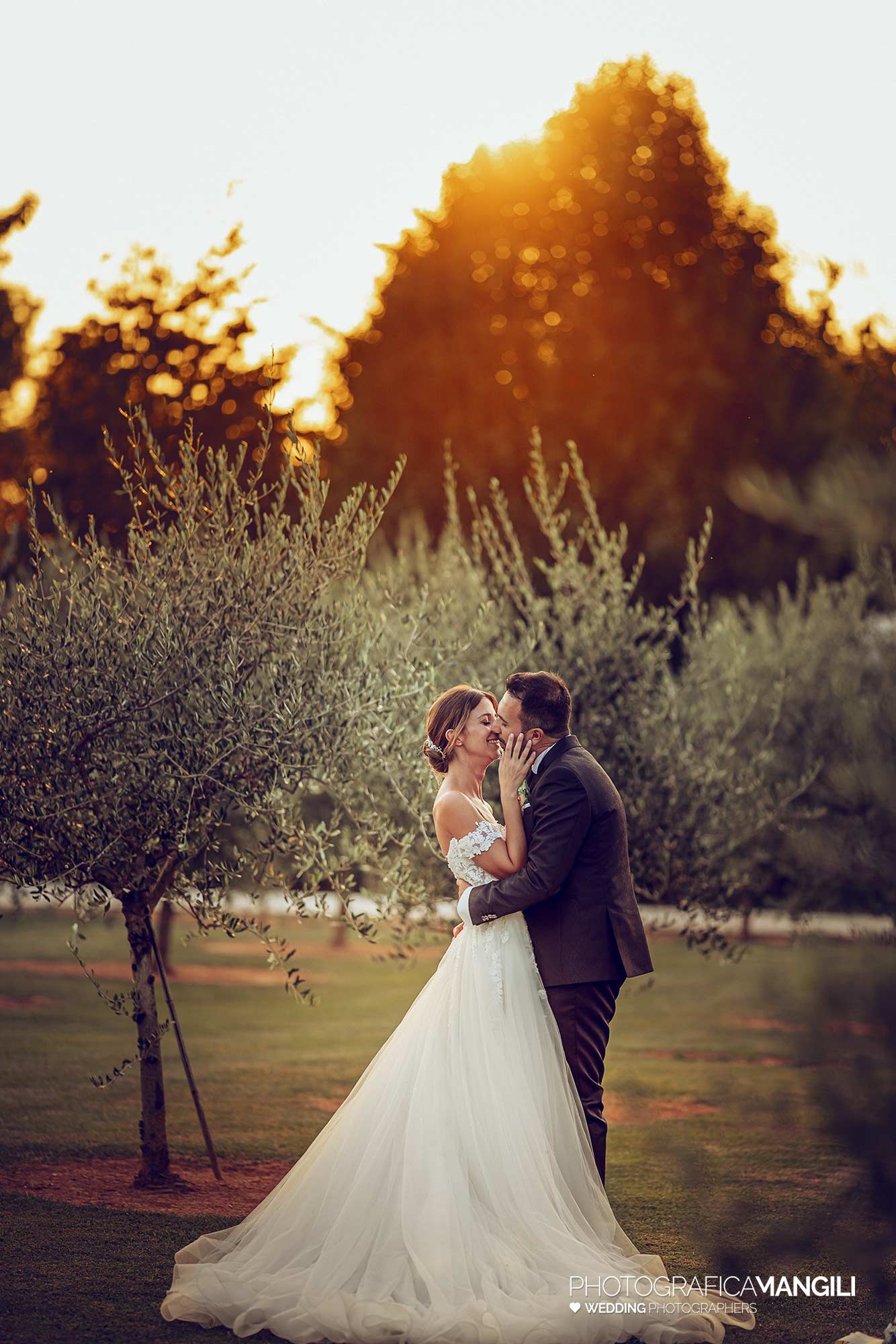 047 fotografo matrimonio reportage wedding ritratto sposi luce tramonto tenuta serradesca scanzorosciate bergamo 047 fotografo matrimonio reportage wedding ritratto sposi luce tramonto tenuta serradesca scanzorosciate bergamo