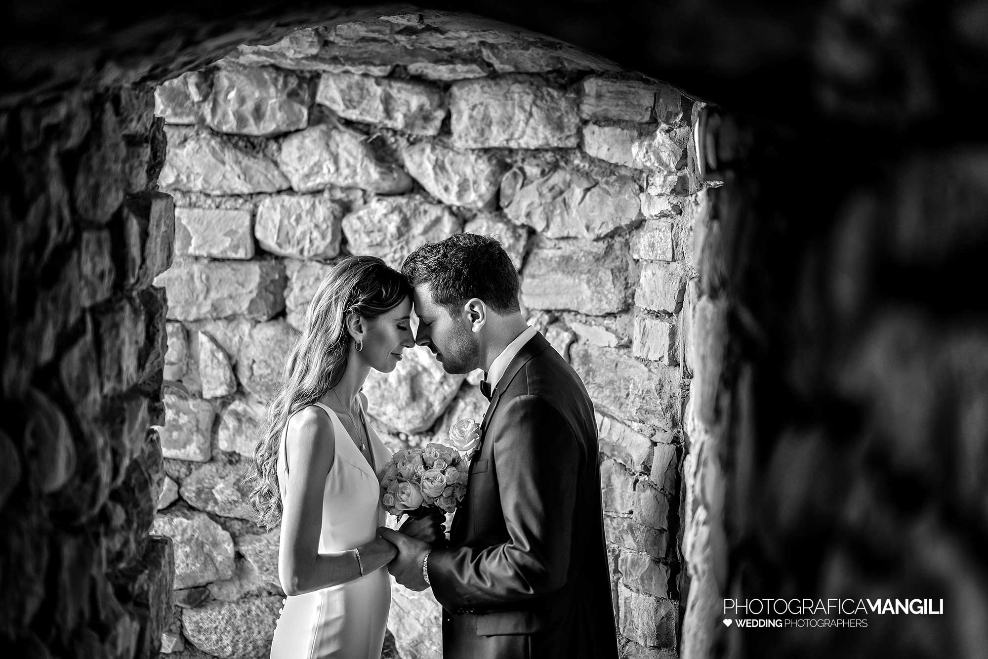 050 fotografo matrimonio reportage wedding ritratto sposi bianco e nero castello rossino calolziocorte lecco lago como 050 fotografo matrimonio reportage wedding ritratto sposi bianco e nero castello rossino calolziocorte lecco lago como