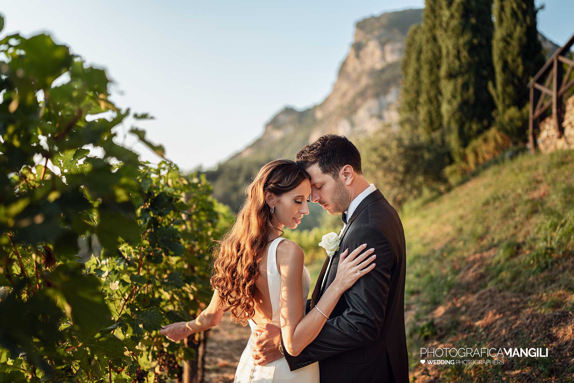 053 fotografo matrimonio reportage wedding ritratto sposi vigna castello rossino calolziocorte lecco lago como 053 fotografo matrimonio reportage wedding ritratto sposi vigna castello rossino calolziocorte lecco lago como