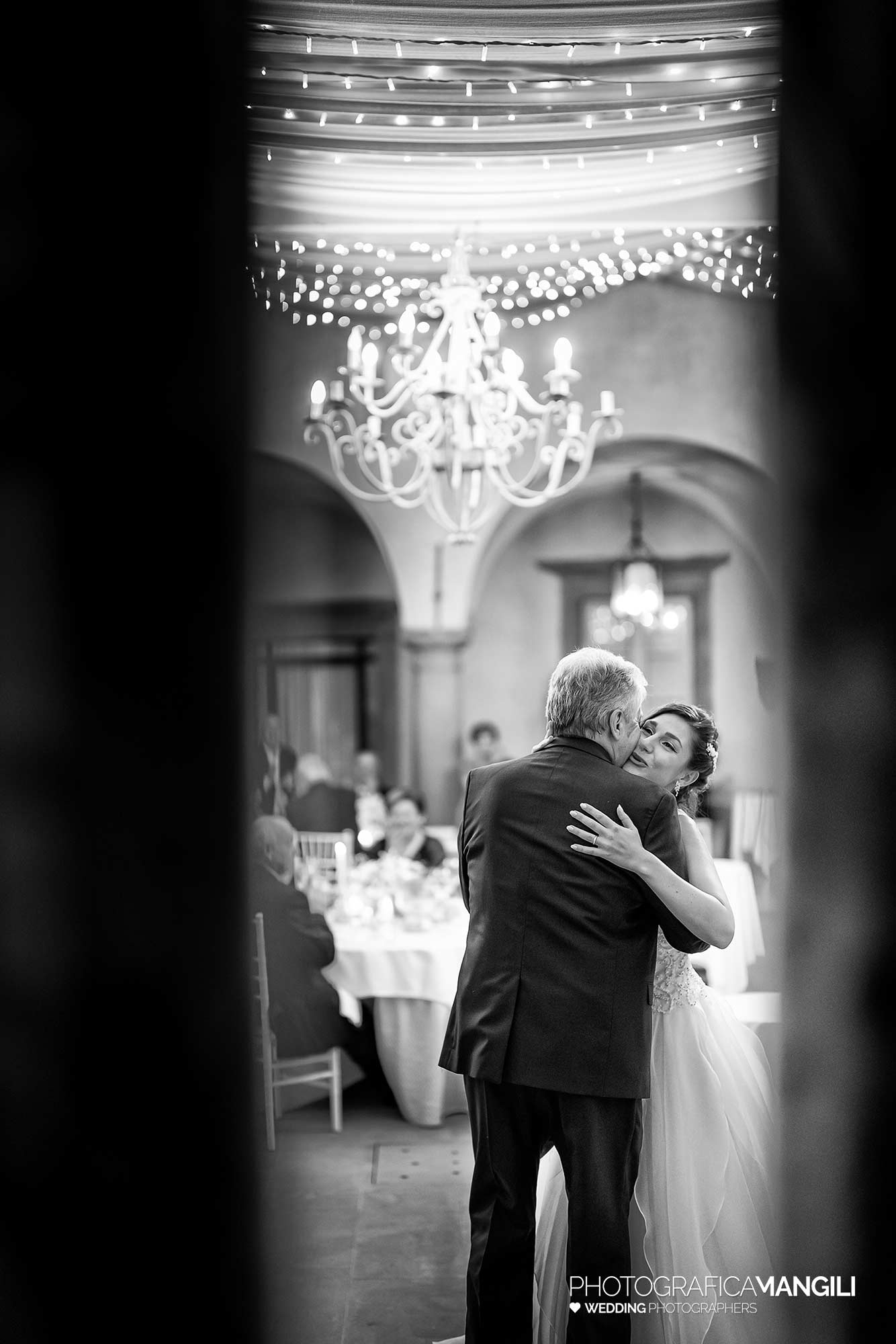 053 fotografo matrimonio reportage wedding sposa festa ballo con padre castello di monasterolo monasterolo del castello bergamo 053 fotografo matrimonio reportage wedding sposa festa ballo con padre castello di monasterolo monasterolo del castello bergamo