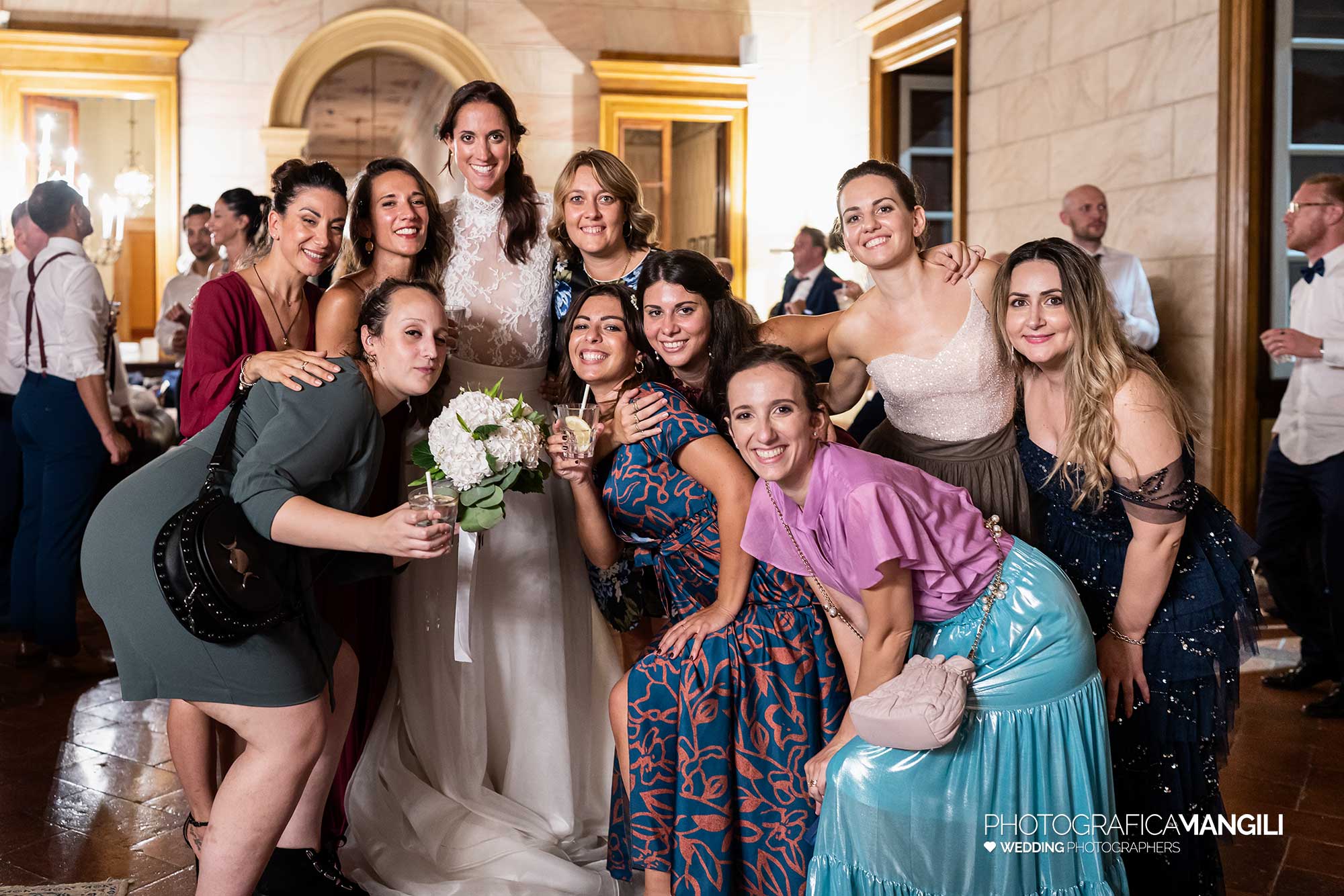057 fotografo matrimonio reportage real wedding sposi festa amici balli villa zanchi stezzano bergamo 057 fotografo matrimonio reportage real wedding sposi festa amici balli villa zanchi stezzano bergamo