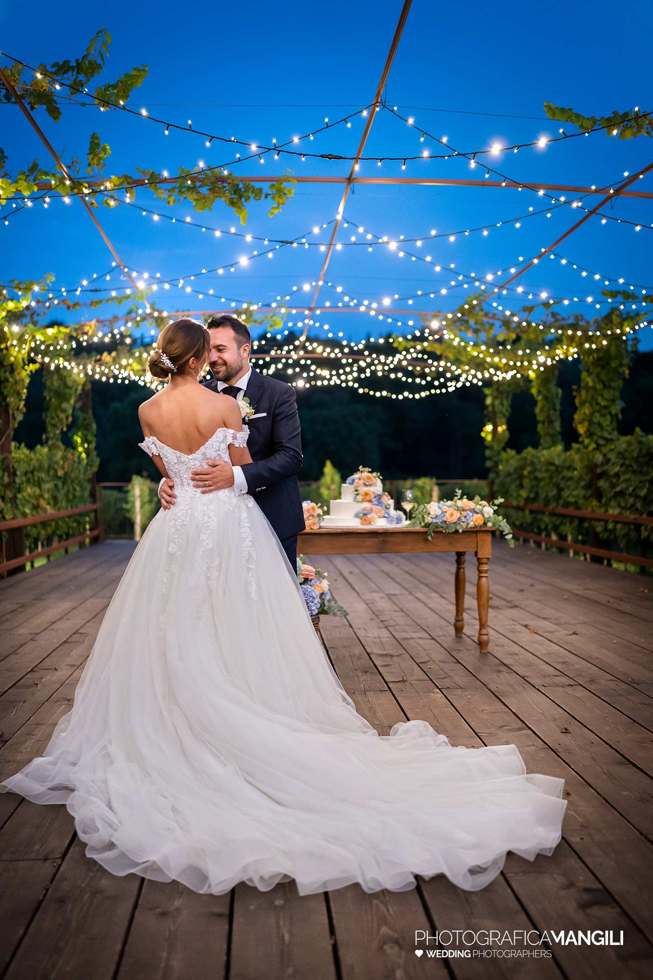 058 fotografo matrimonio reportage wedding sposi ballo festa amici tenuta serradesca scanzorosciate bergamo 058 fotografo matrimonio reportage wedding sposi ballo festa amici tenuta serradesca scanzorosciate bergamo