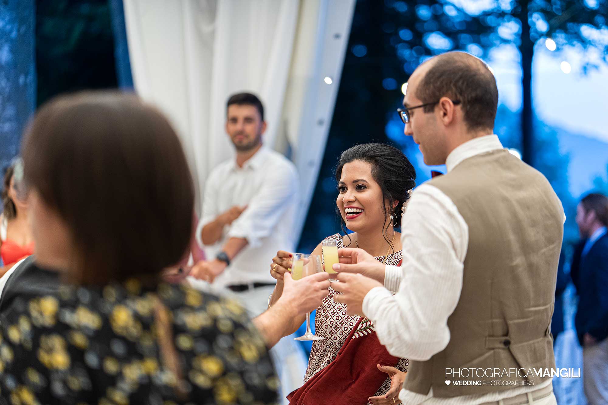 058 fotografo matrimonio reportage wedding sposi ritratto brindisi villa pietraluna bellagio como 058 fotografo matrimonio reportage wedding sposi ritratto brindisi villa pietraluna bellagio como