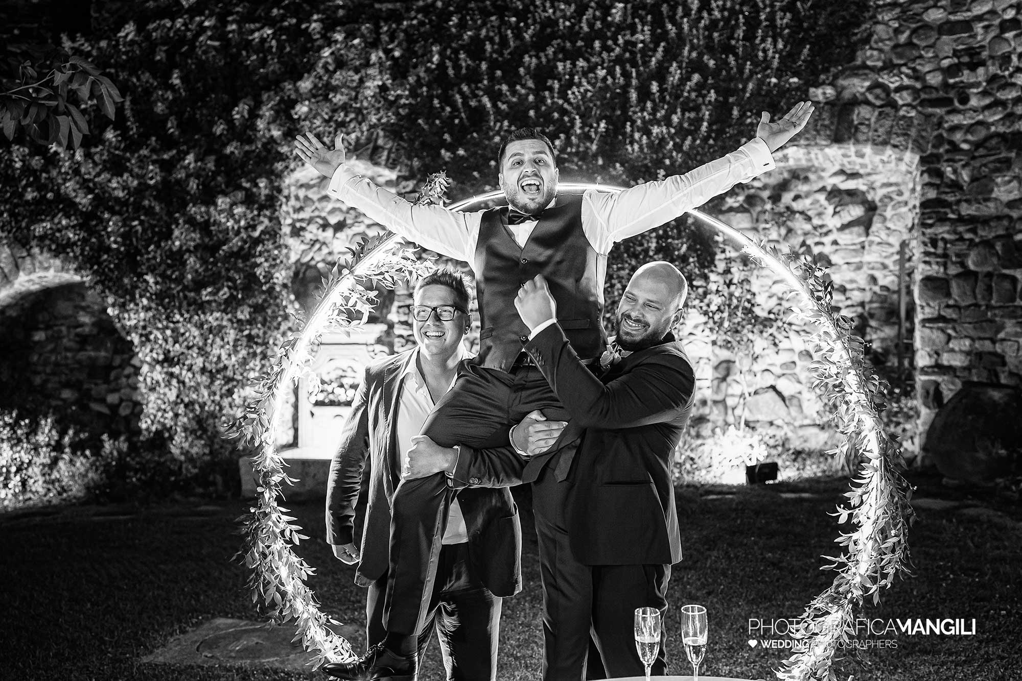 059 fotografo matrimonio reportage wedding sposi cerchio luminoso castello rossino calolziocorte lecco lago como 059 fotografo matrimonio reportage wedding sposi cerchio luminoso castello rossino calolziocorte lecco lago como