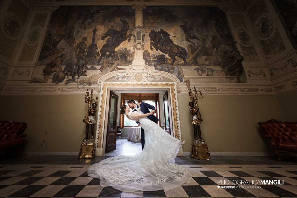 062 fotografo matrimonio reportage wedding ritratto sposi salone affreschi villa ex magni rizzoli canzo como 1