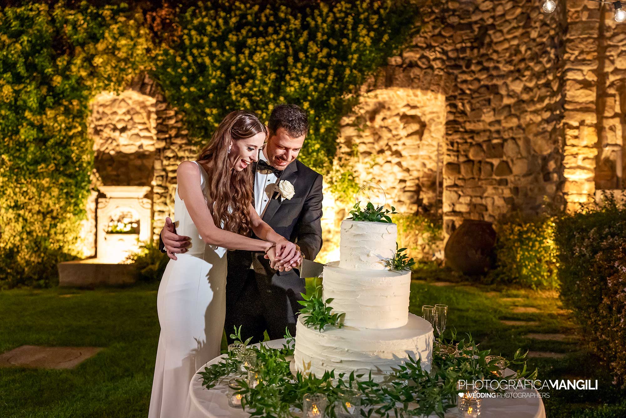 062 fotografo matrimonio reportage wedding taglio torta castello rossino calolziocorte lecco lago como 062 fotografo matrimonio reportage wedding taglio torta castello rossino calolziocorte lecco lago como