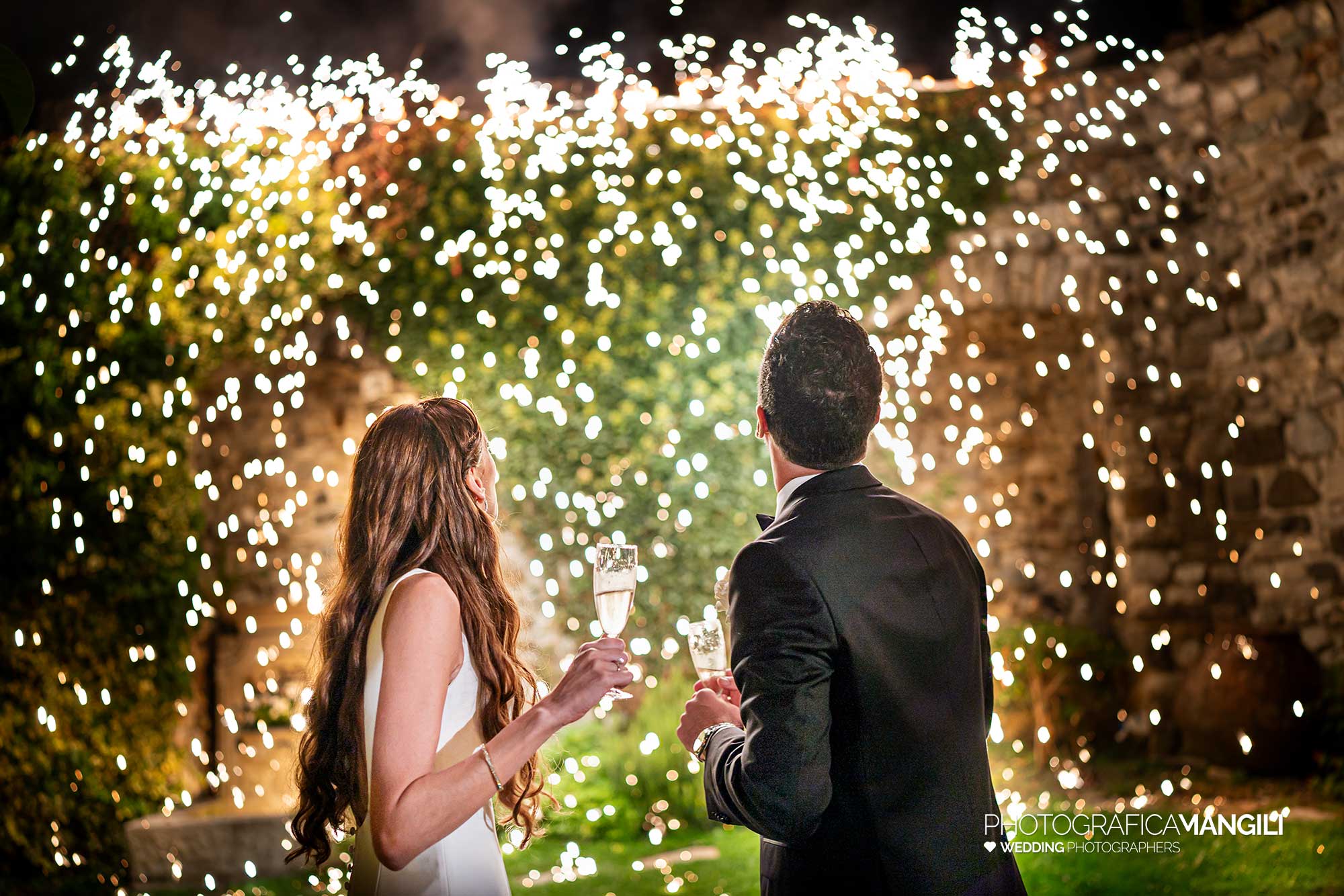 063 fotografo matrimonio reportage wedding fuochi artificio brindisi castello rossino calolziocorte lecco lago como 063 fotografo matrimonio reportage wedding fuochi artificio brindisi castello rossino calolziocorte lecco lago como