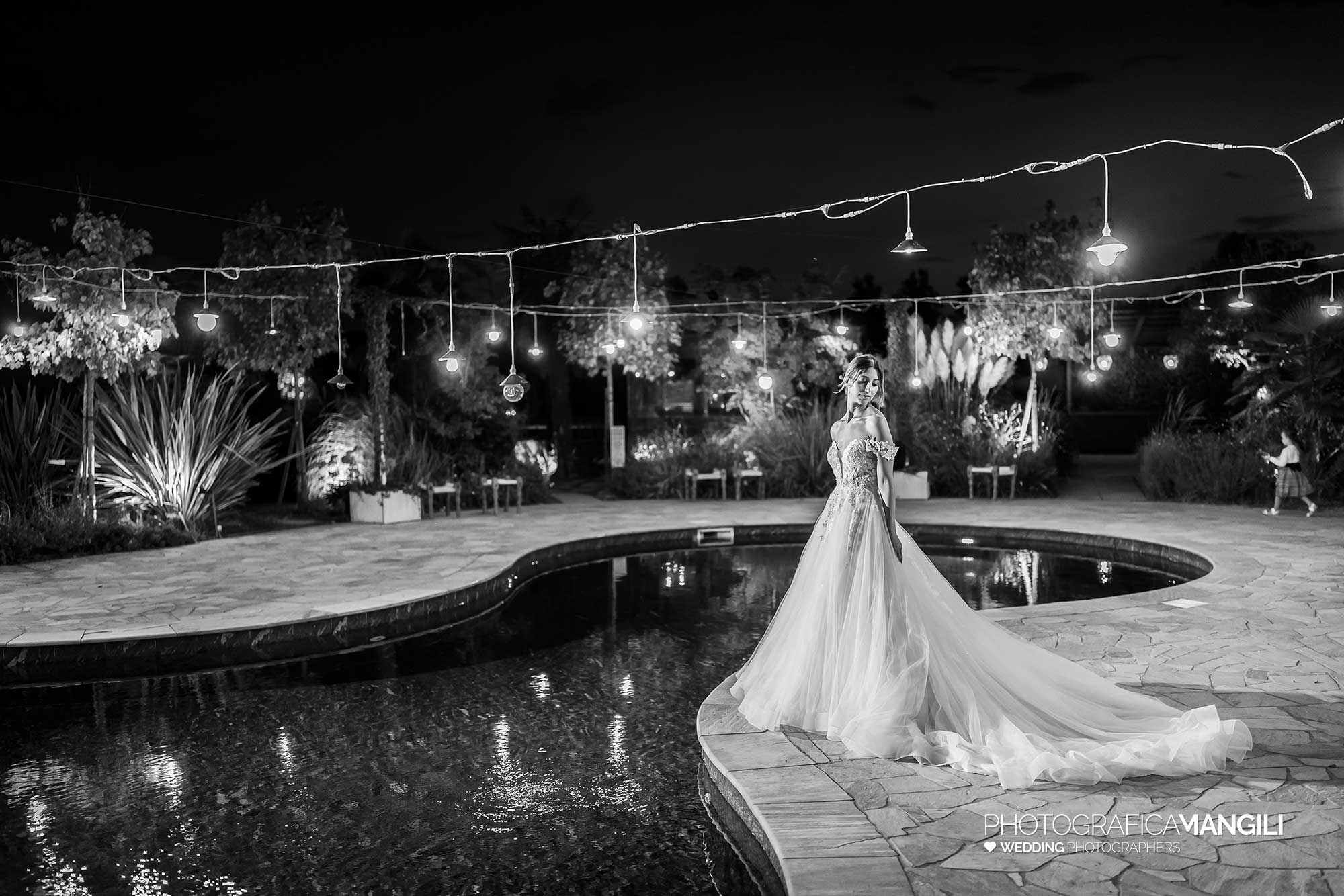 063 fotografo matrimonio reportage wedding sposa bordo piscina tenuta serradesca scanzorosciate bergamo 063 fotografo matrimonio reportage wedding sposa bordo piscina tenuta serradesca scanzorosciate bergamo