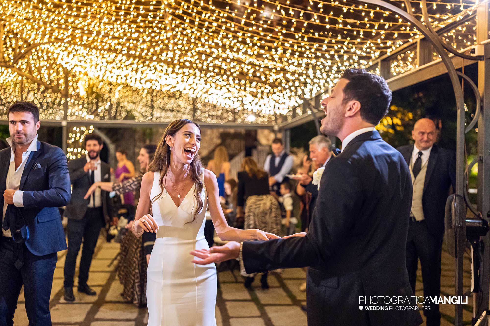 068 fotografo matrimonio reportage wedding sposi balli festa amici castello rossino calolziocorte lecco lago como 068 fotografo matrimonio reportage wedding sposi balli festa amici castello rossino calolziocorte lecco lago como