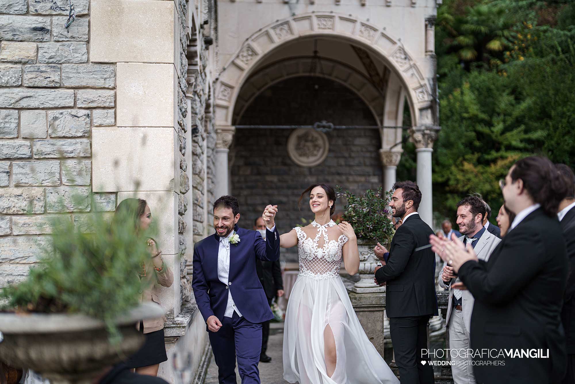 068 fotografo matrimonio reportage wedding taglio torta villa ex magni rizzoli canzo como 068 fotografo matrimonio reportage wedding taglio torta villa ex magni rizzoli canzo como