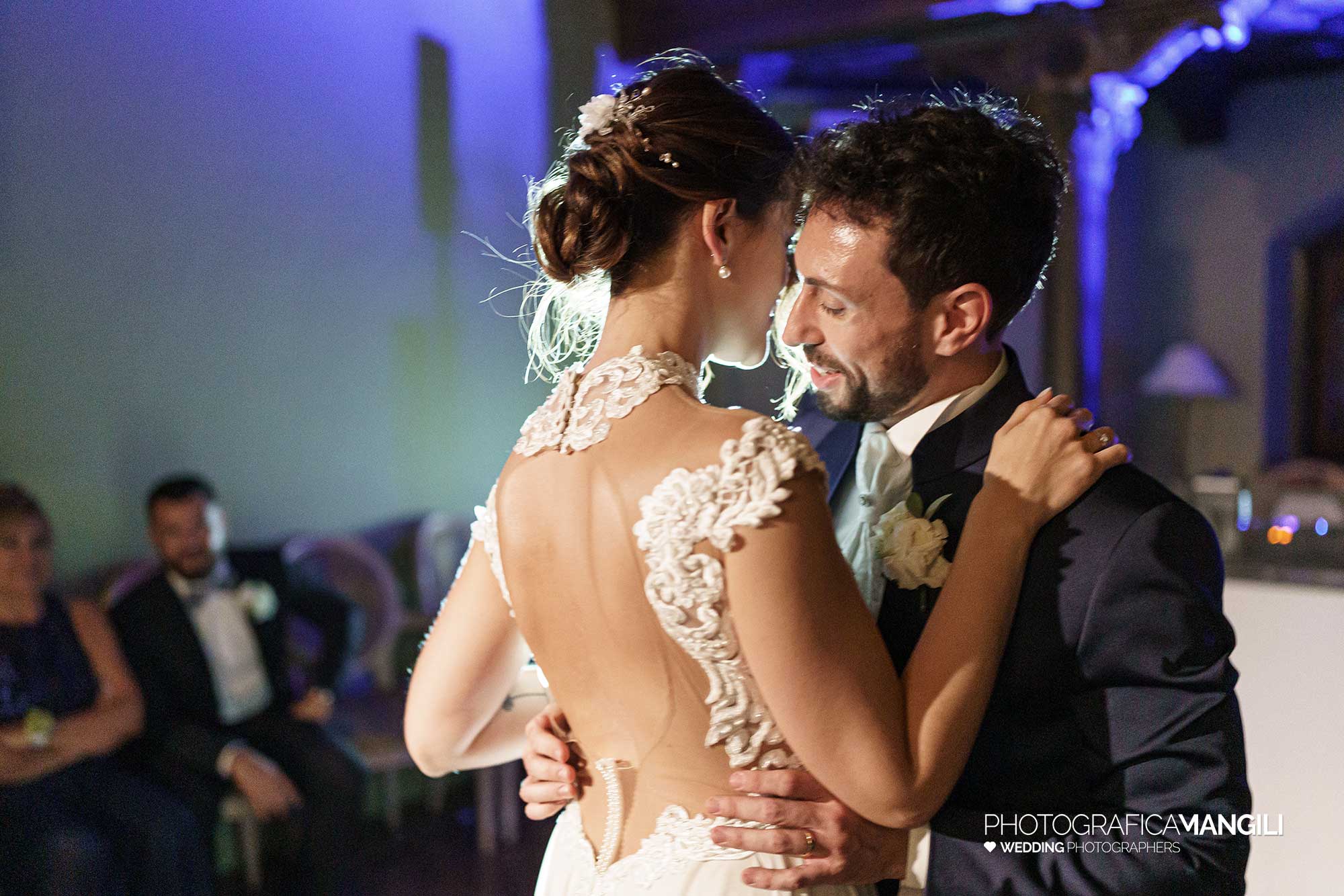 075 fotografo matrimonio reportage wedding ballo sposi villa ex magni rizzoli canzo como 075 fotografo matrimonio reportage wedding ballo sposi villa ex magni rizzoli canzo como