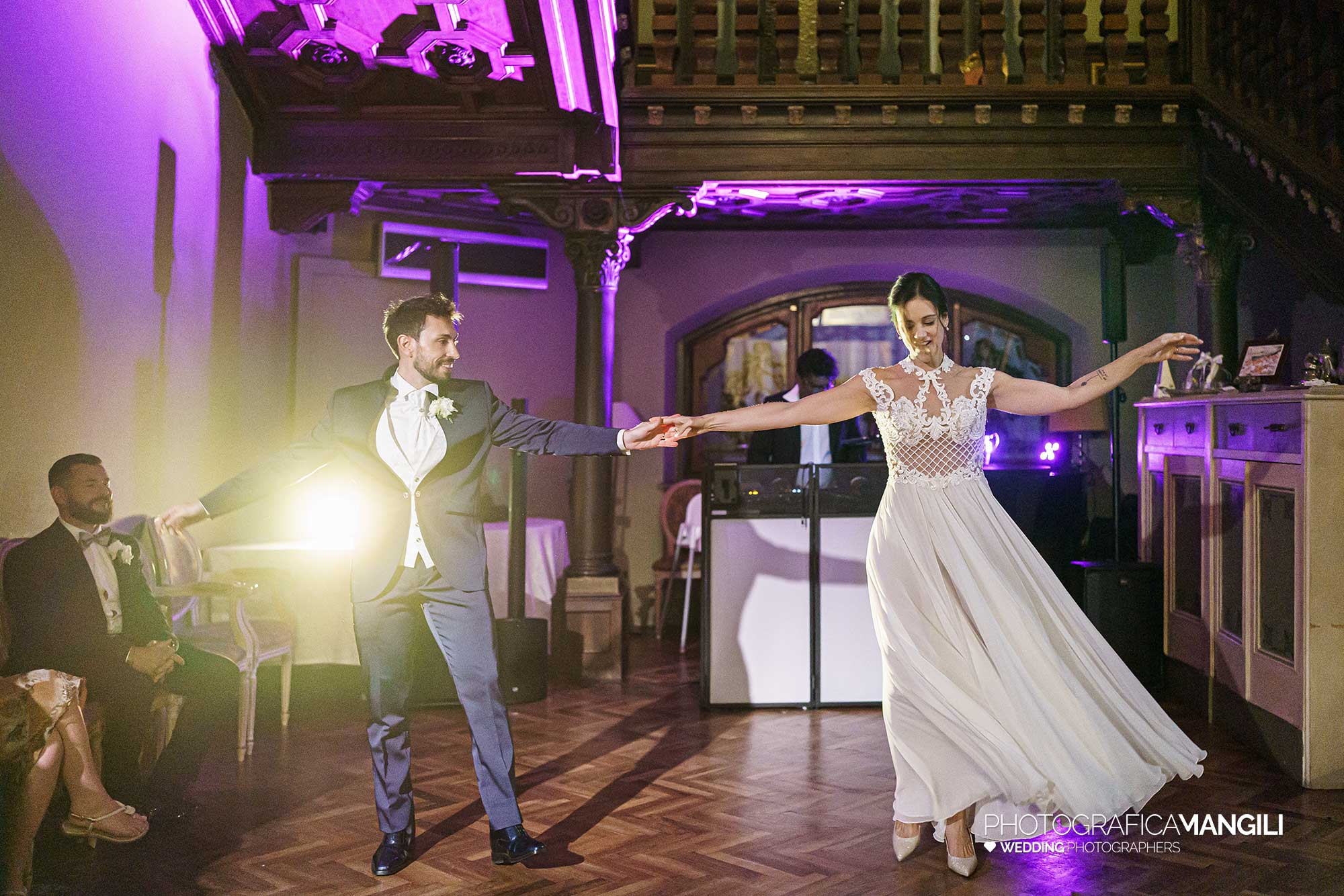 077 fotografo matrimonio reportage wedding ballo sposi villa ex magni rizzoli canzo como 077 fotografo matrimonio reportage wedding ballo sposi villa ex magni rizzoli canzo como