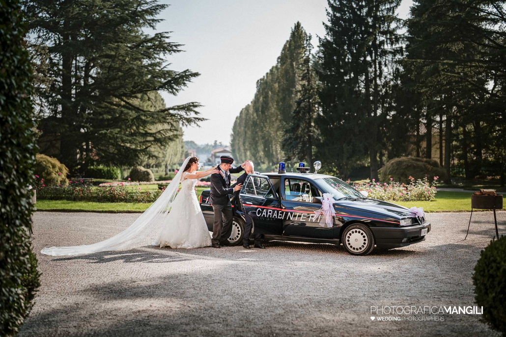 000 fotografo matrimonio wedding reportage sposi macchina carabinirei villa acquaroli carvico bergamo