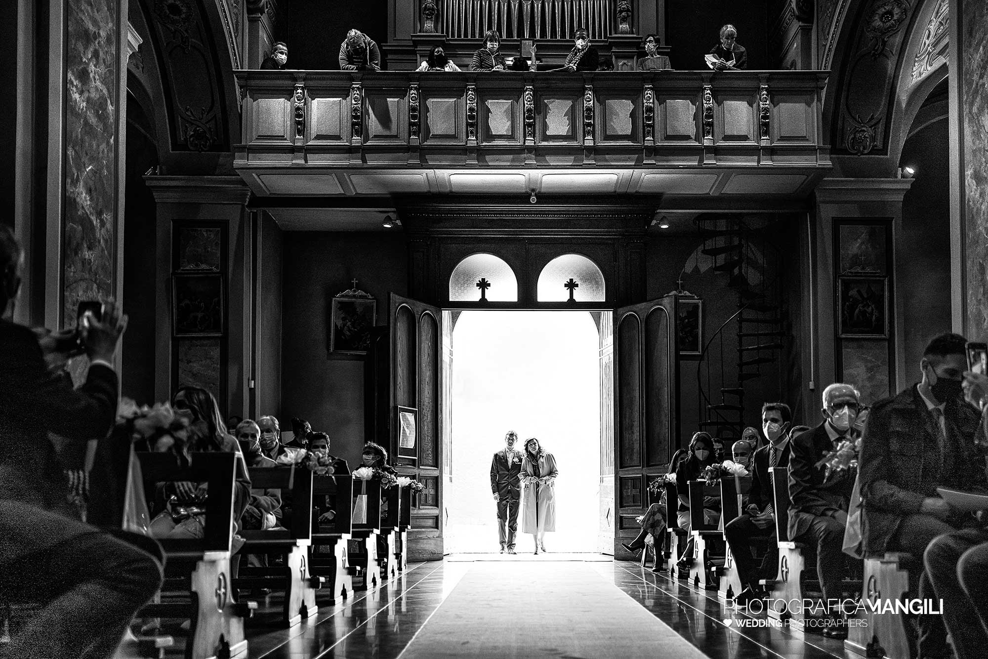 002 fotografo matrimonio wedding reportage ingesso sposo chiesa abbadia lariana lecco como lake 002 fotografo matrimonio wedding reportage ingesso sposo chiesa abbadia lariana lecco como lake