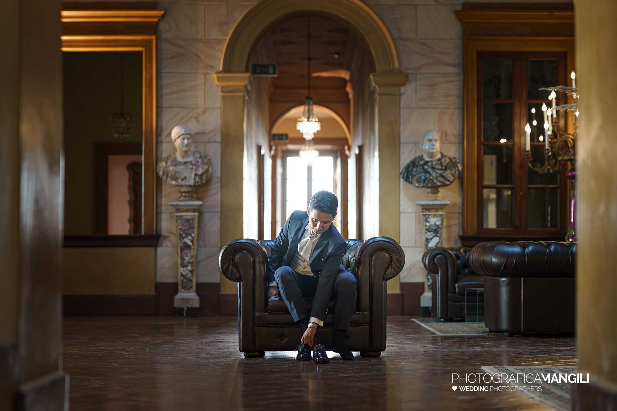 004 fotografo matrimonio reportage real wedding vestizione sposo villa zanchi stezzano bergamo 004 fotografo matrimonio reportage real wedding vestizione sposo villa zanchi stezzano bergamo