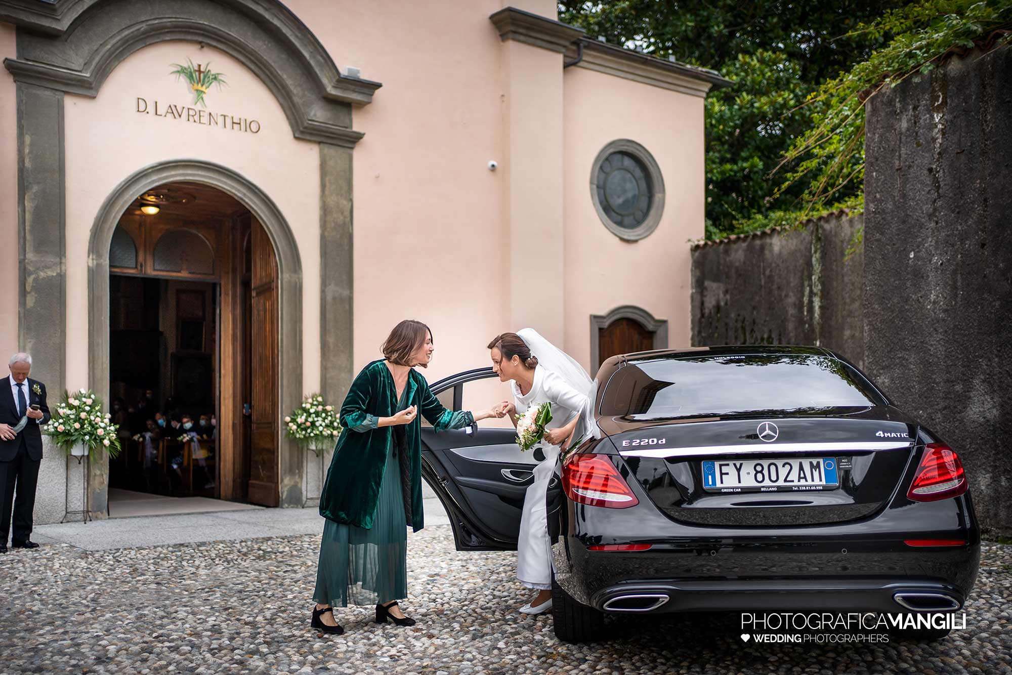 004 fotografo matrimonio wedding reportage arrivo macchina sposa abbadia lariana lecco como lake 004 fotografo matrimonio wedding reportage arrivo macchina sposa abbadia lariana lecco como lake