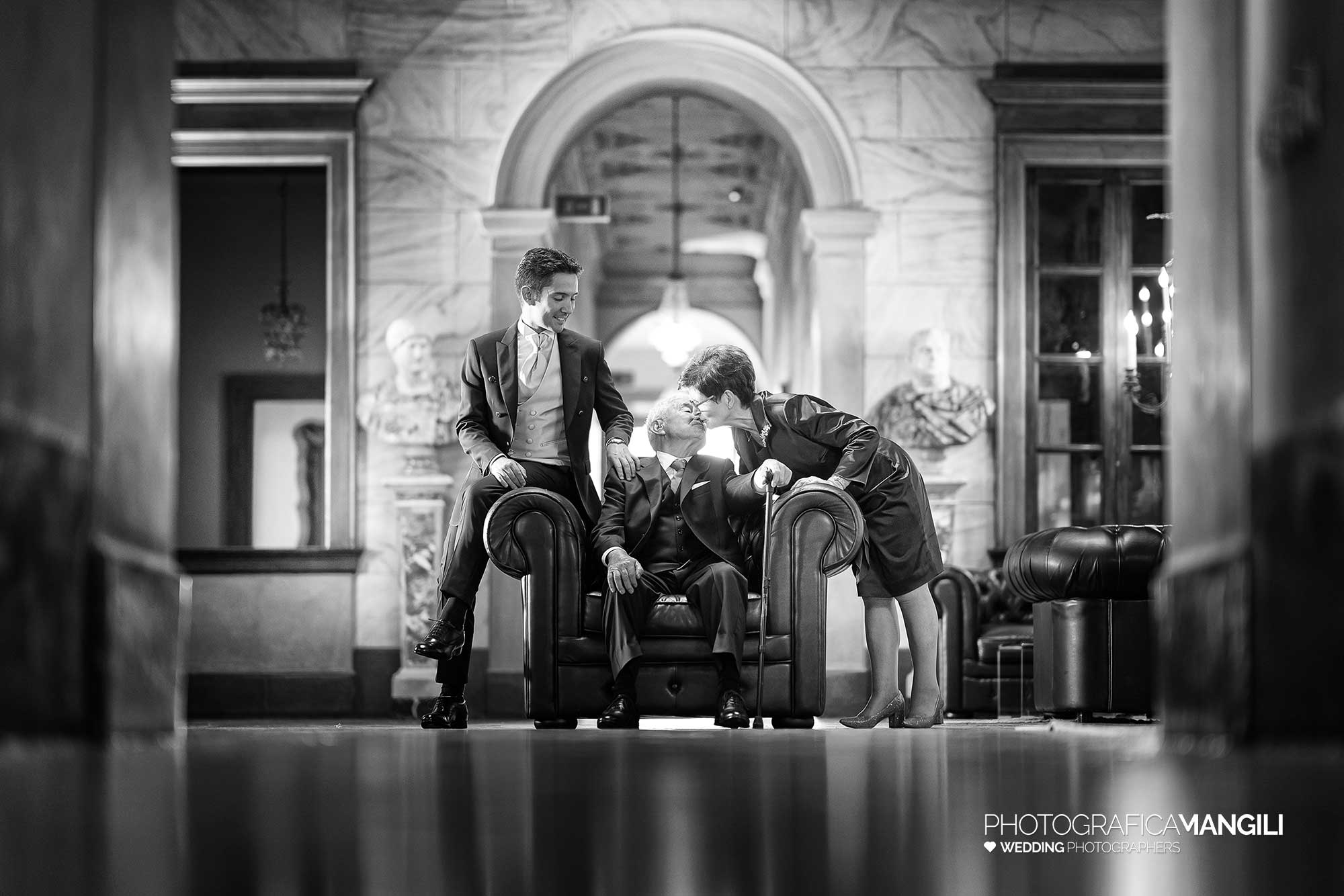 005 fotografo matrimonio reportage real wedding genitori sposo sposo villa zanchi stezzano bergamo 005 fotografo matrimonio reportage real wedding genitori sposo sposo villa zanchi stezzano bergamo