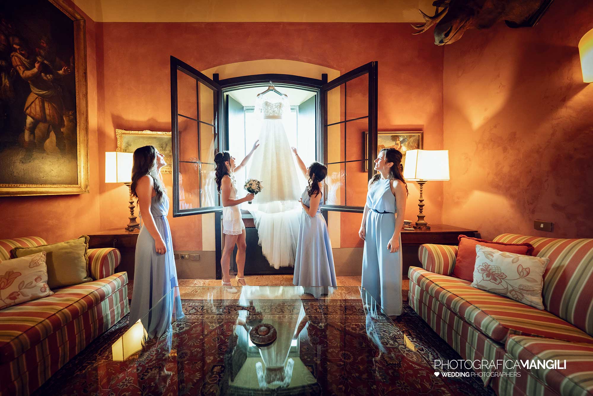 008 fotografo matrimonio reportage wedding preparazione sposa abito castello rossino calolziocorte lecco lago como 008 fotografo matrimonio reportage wedding preparazione sposa abito castello rossino calolziocorte lecco lago como